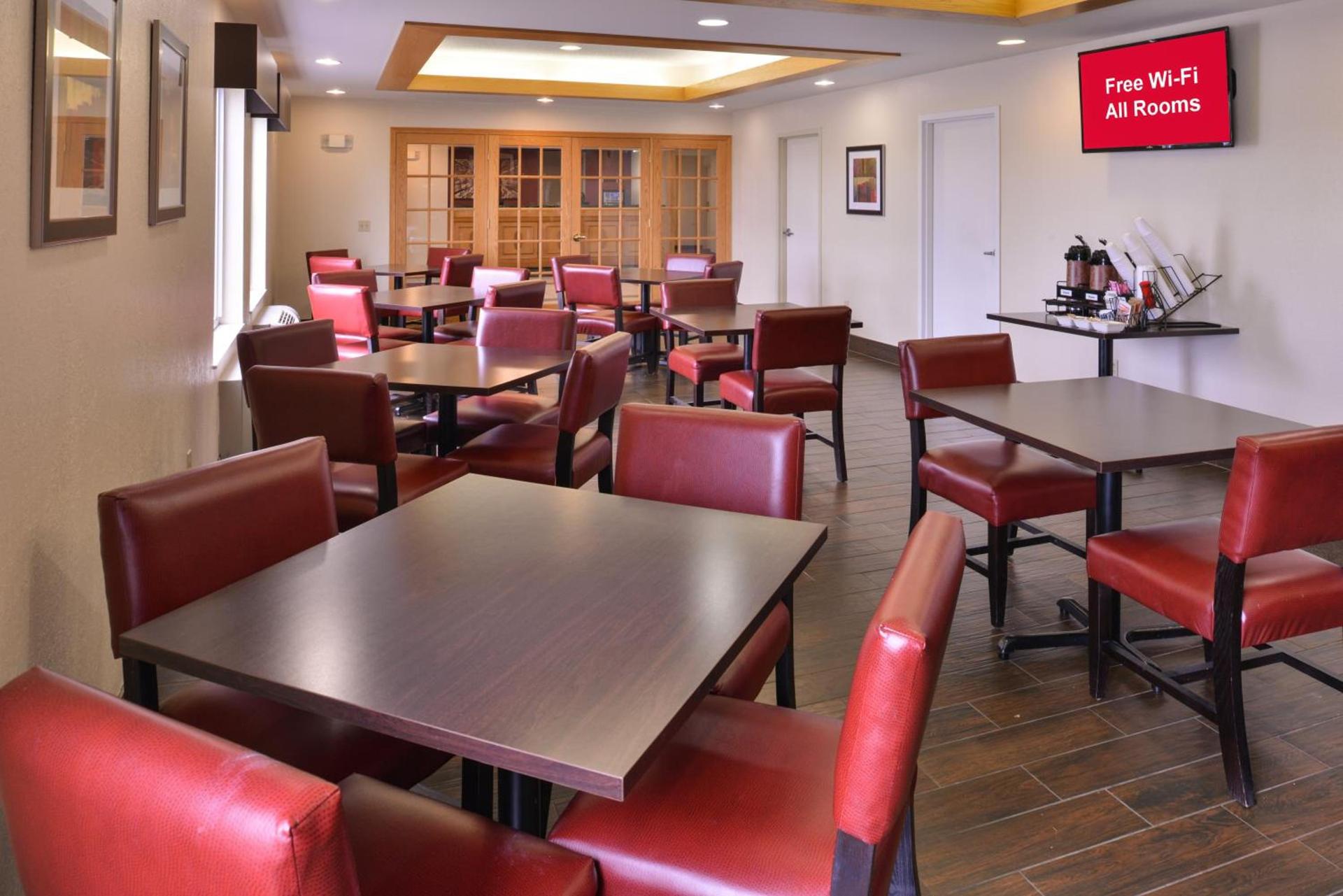 Red Roof Inn Clyde photo 9