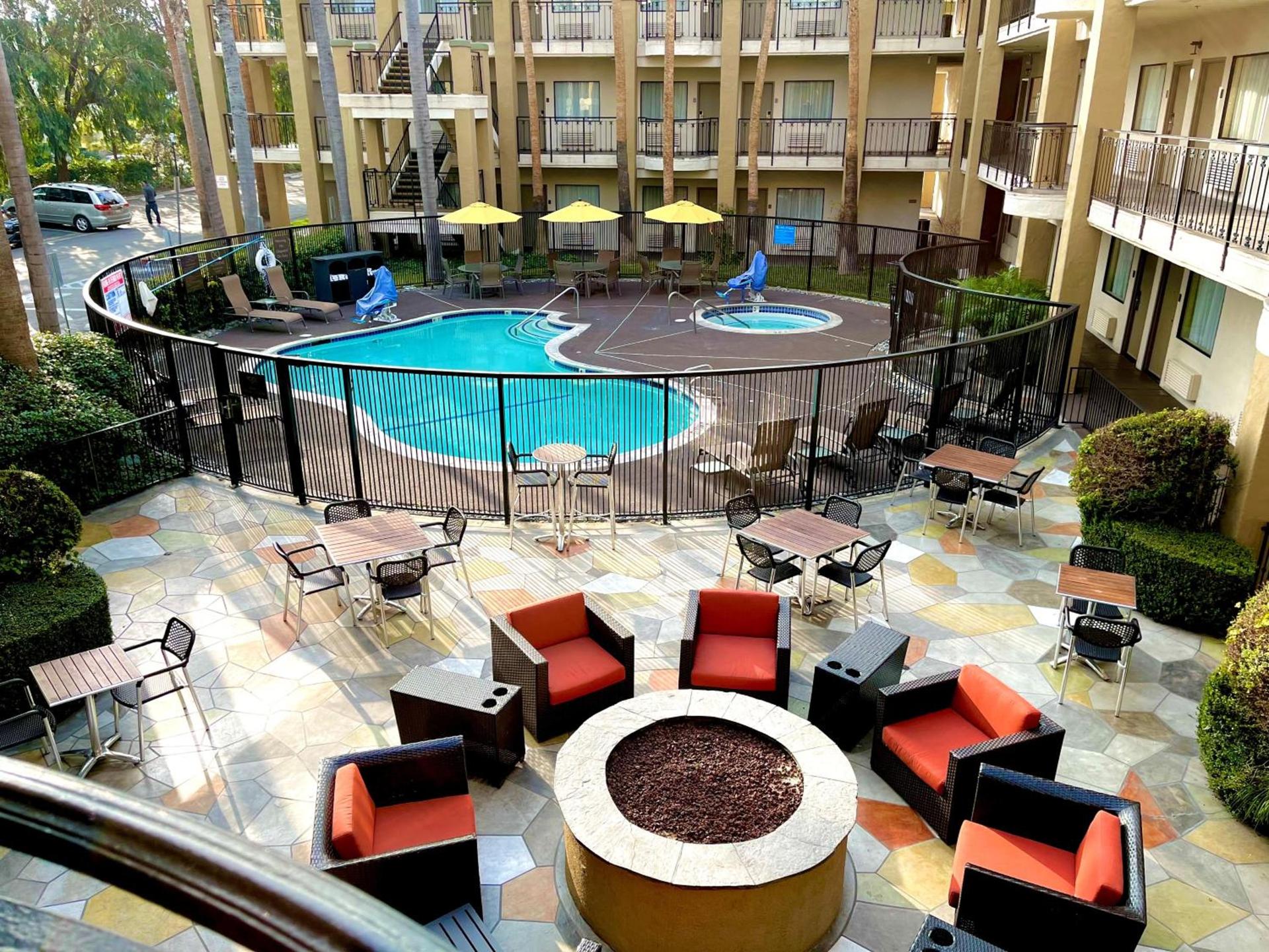Comfort Inn & Suites Orange County John Wayne Airport photo 42