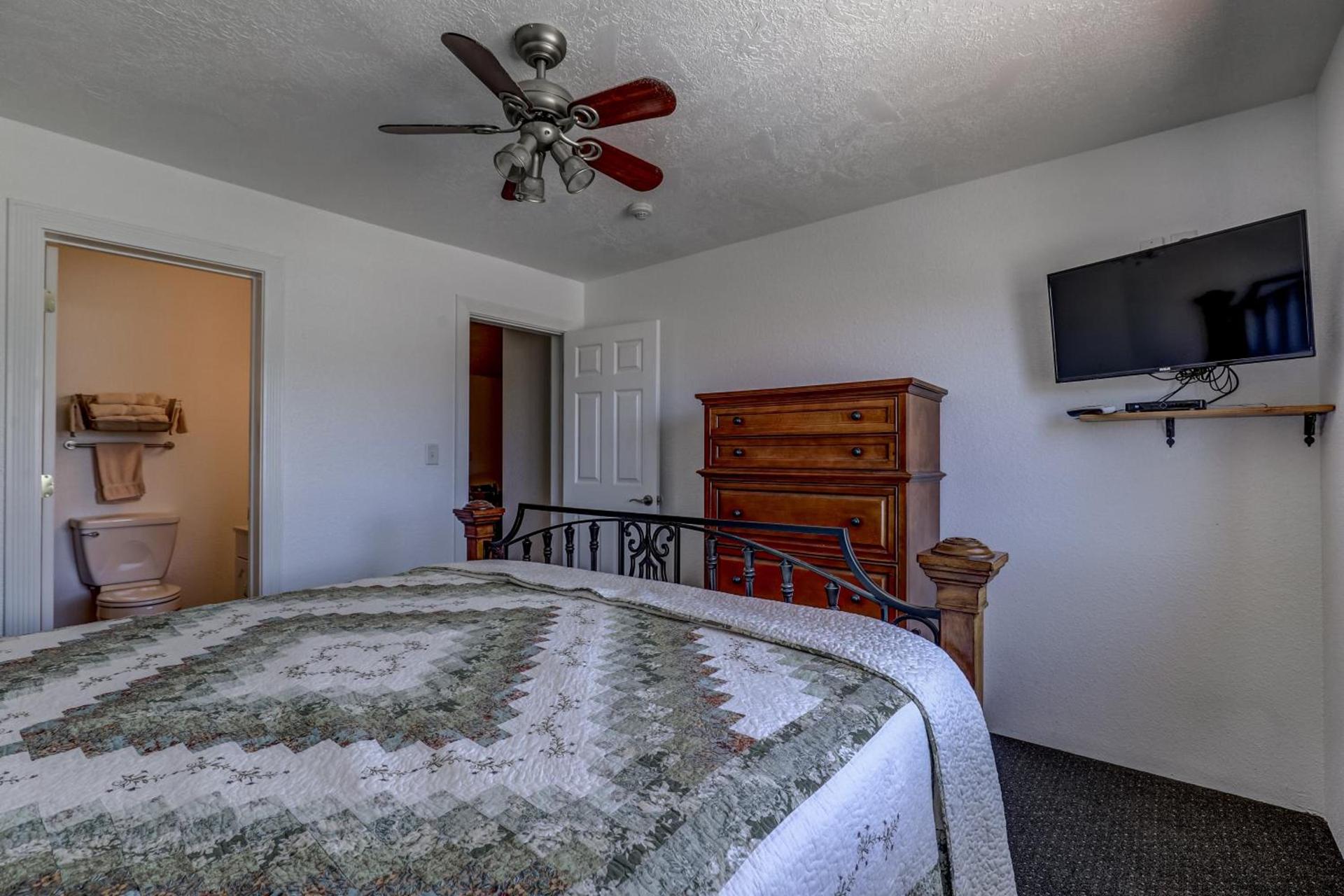 THE SNUGGLE INN photo 25