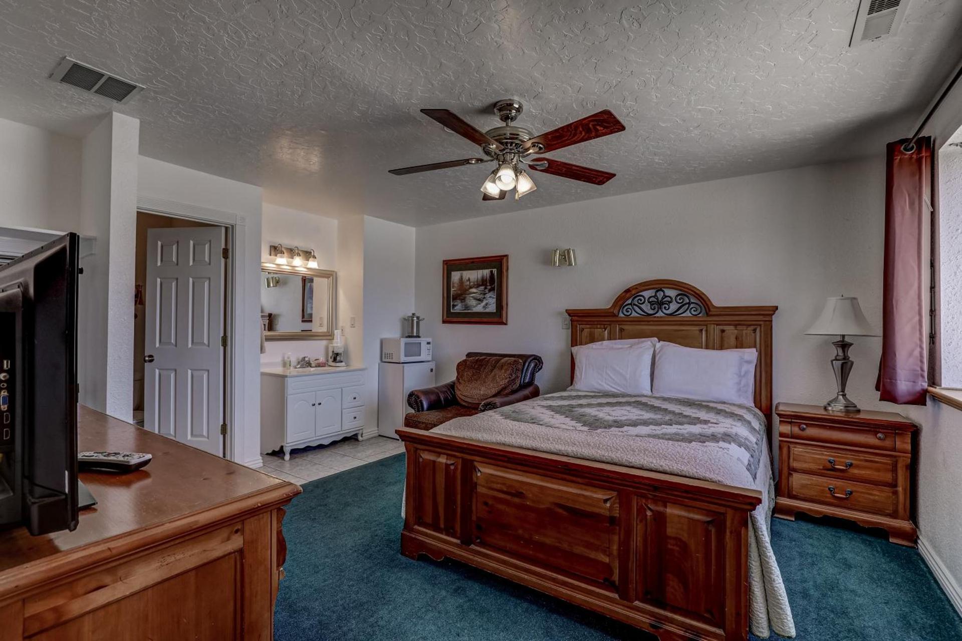 THE SNUGGLE INN photo 16