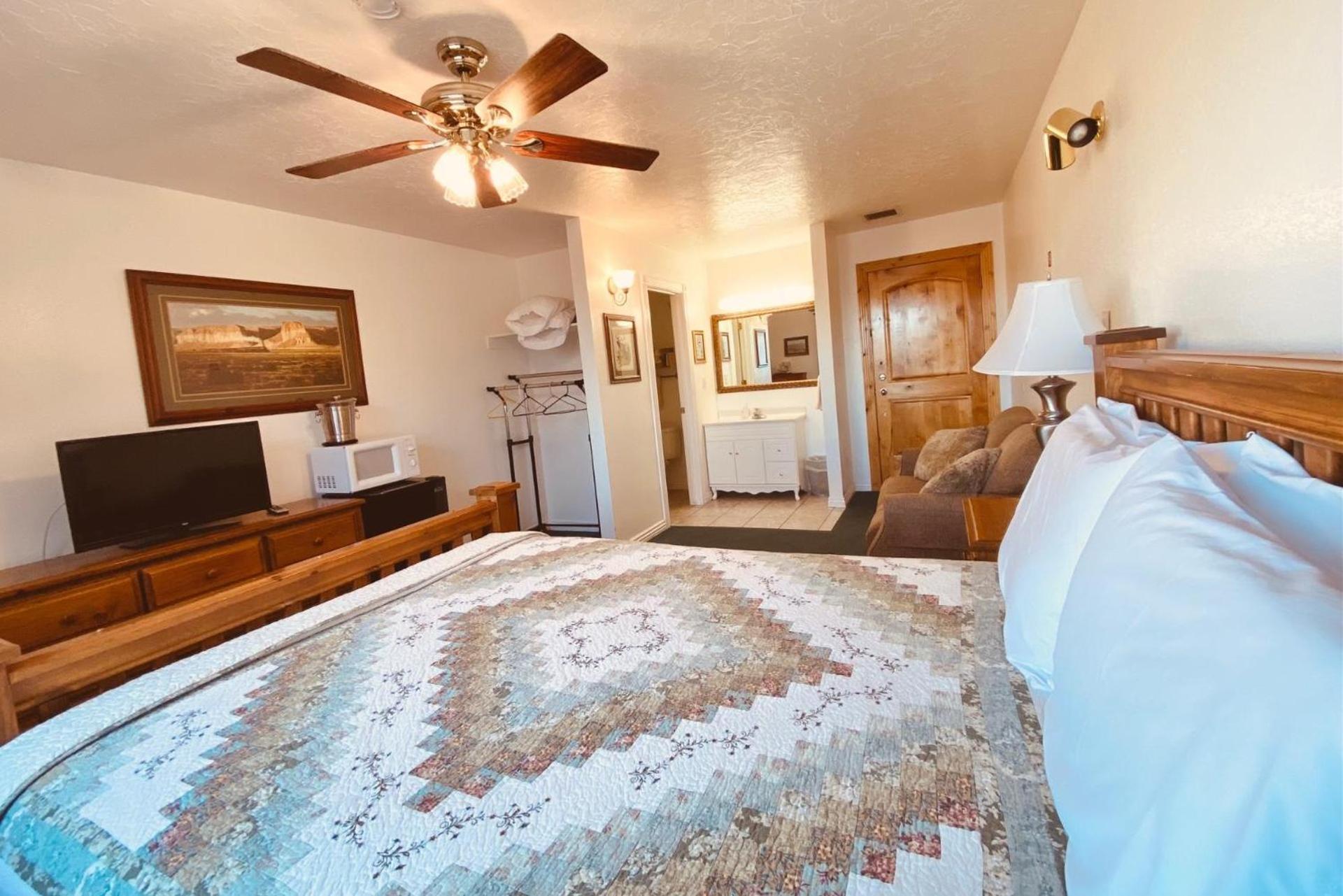 THE SNUGGLE INN photo 29