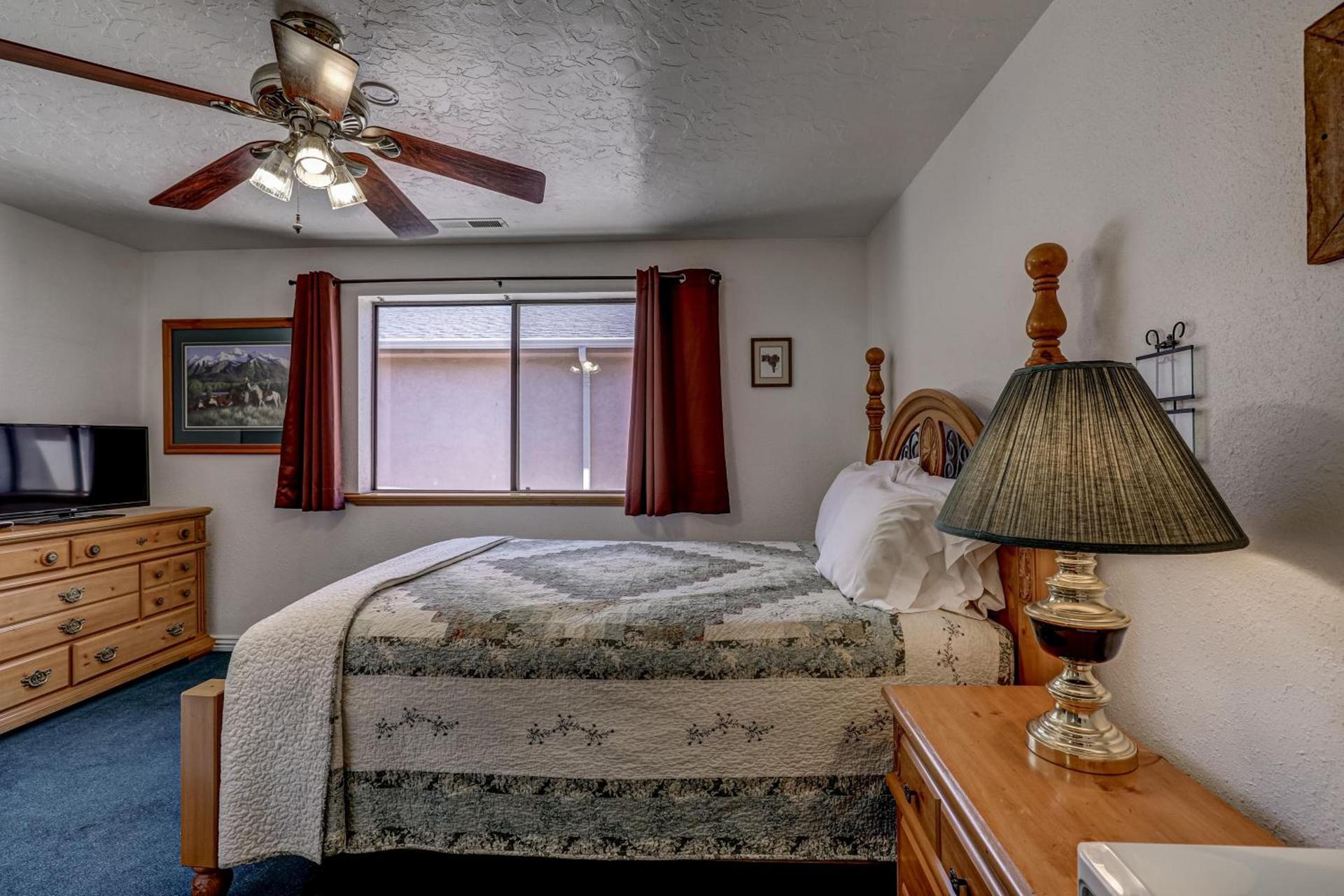THE SNUGGLE INN photo 30
