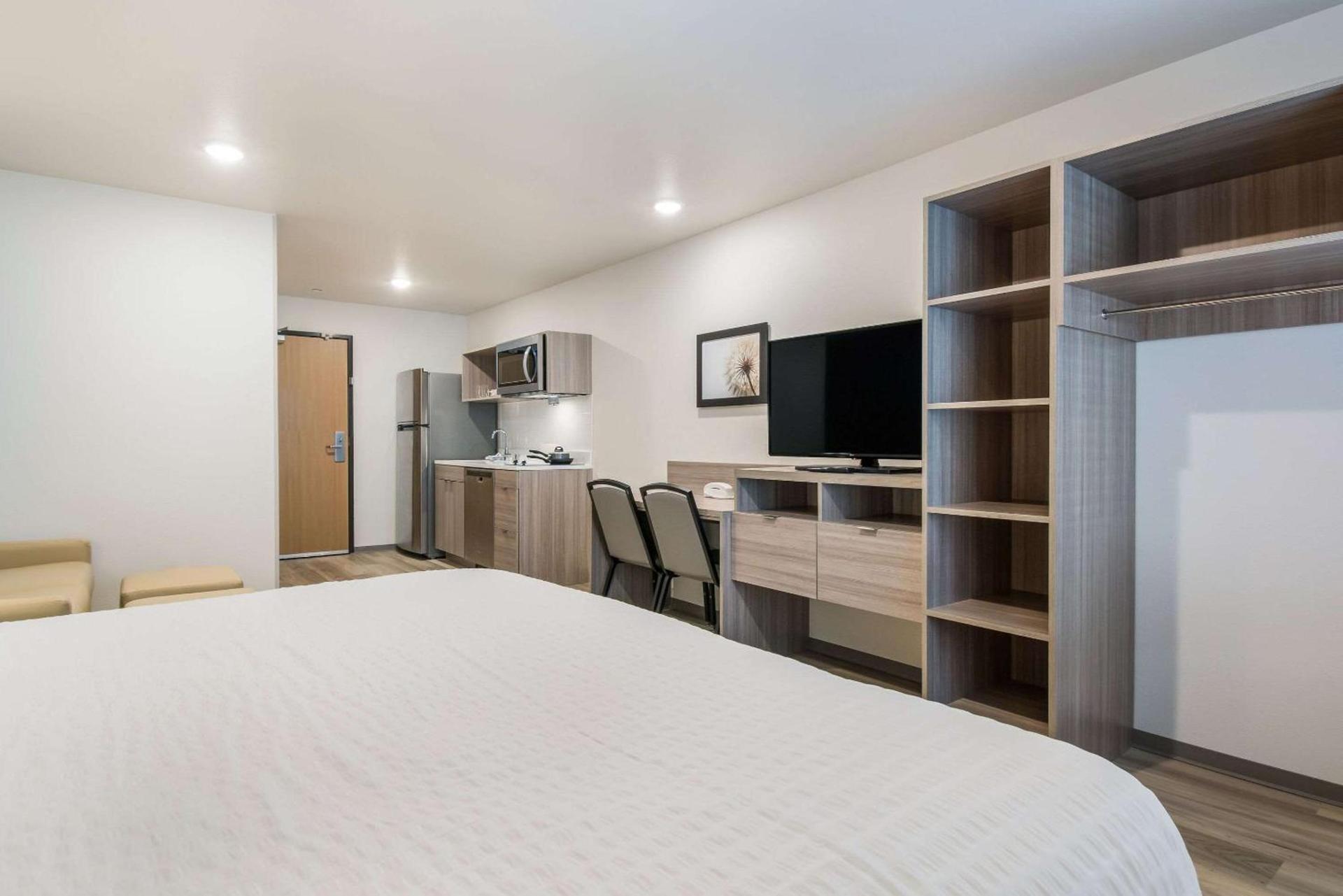 WoodSpring Suites Portland Vancouver photo 15