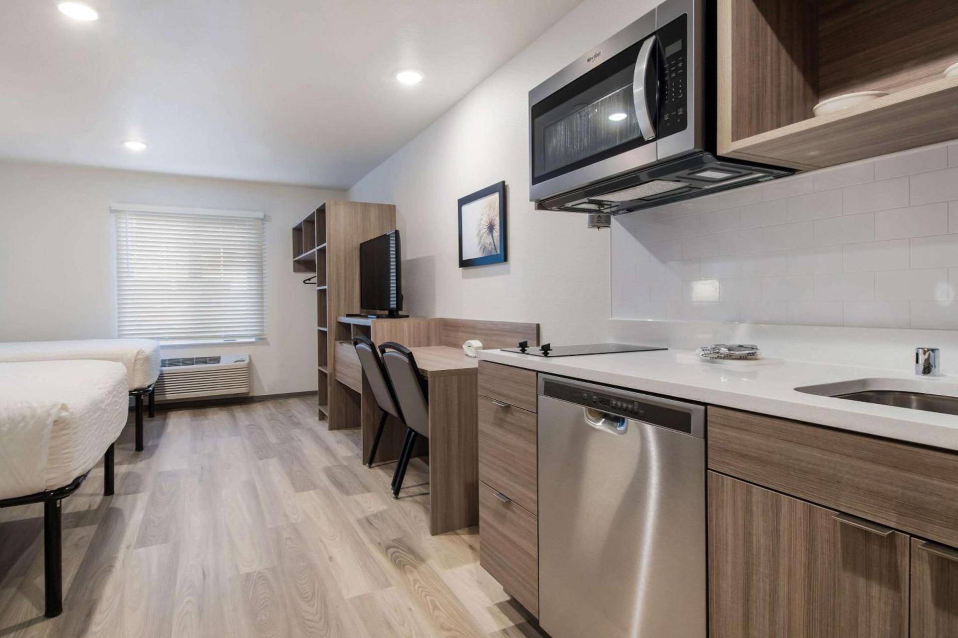 WoodSpring Suites Portland Vancouver photo 16