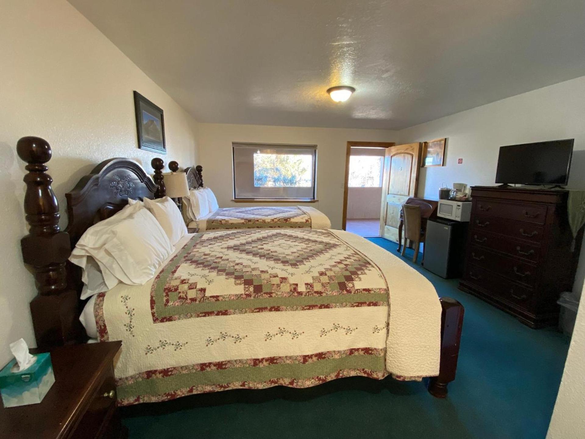 THE SNUGGLE INN photo 93