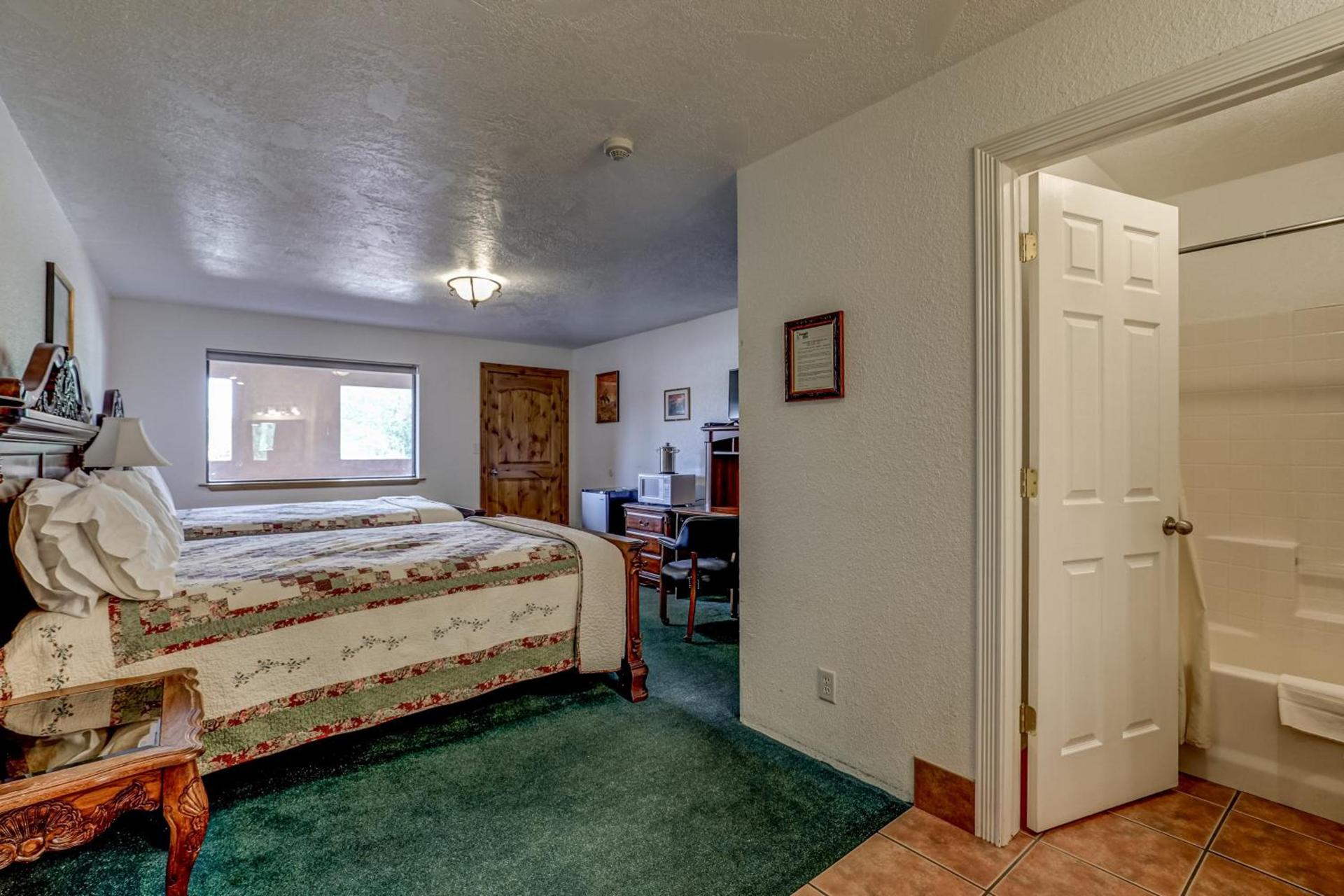 THE SNUGGLE INN photo 42