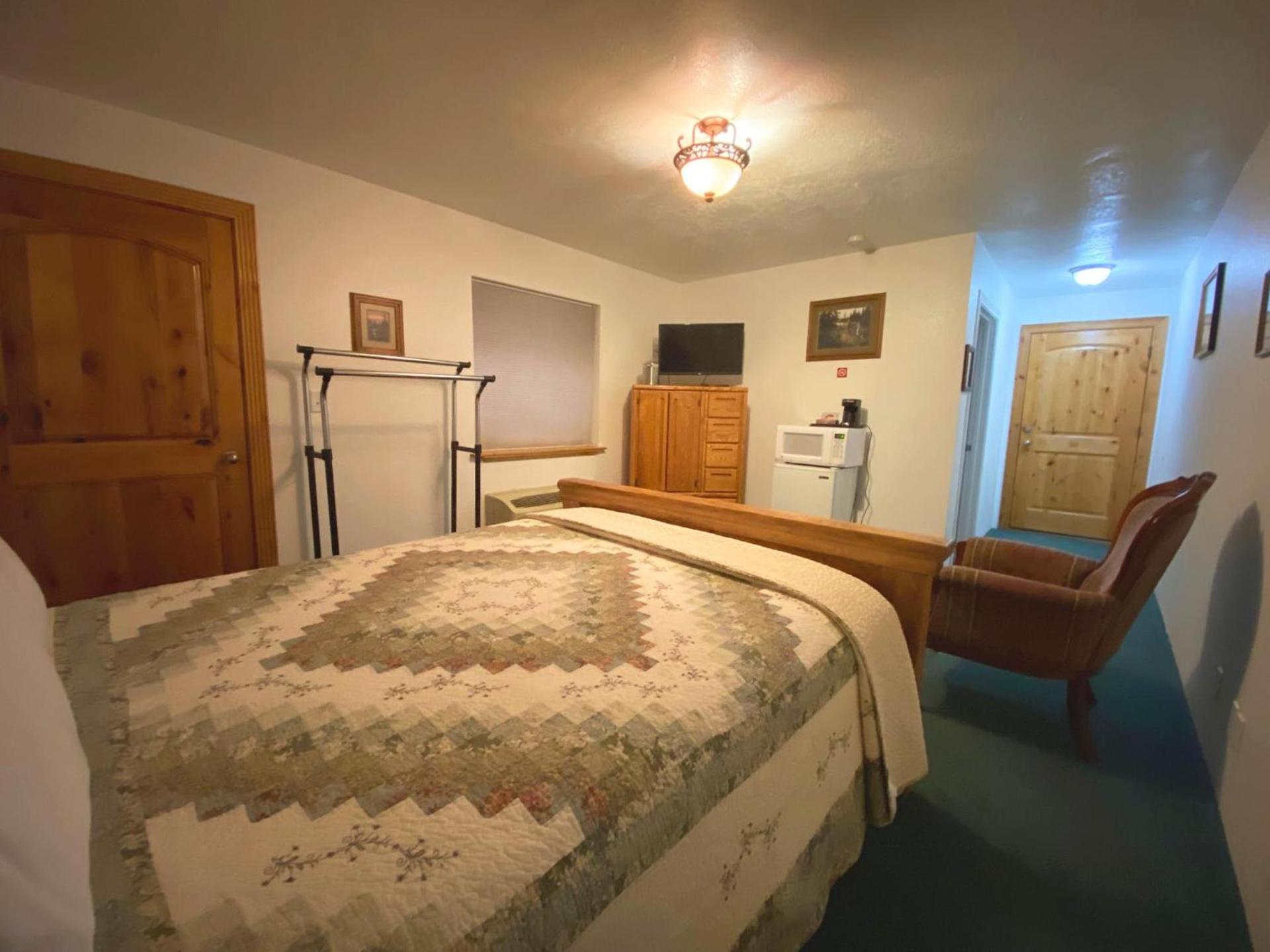 THE SNUGGLE INN photo 44