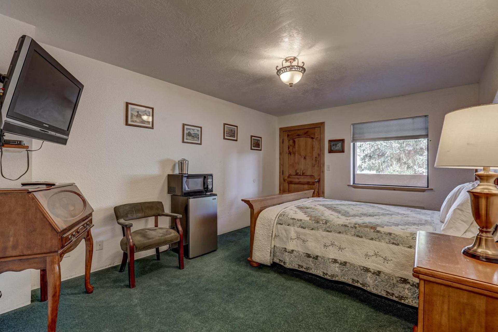 THE SNUGGLE INN photo 45