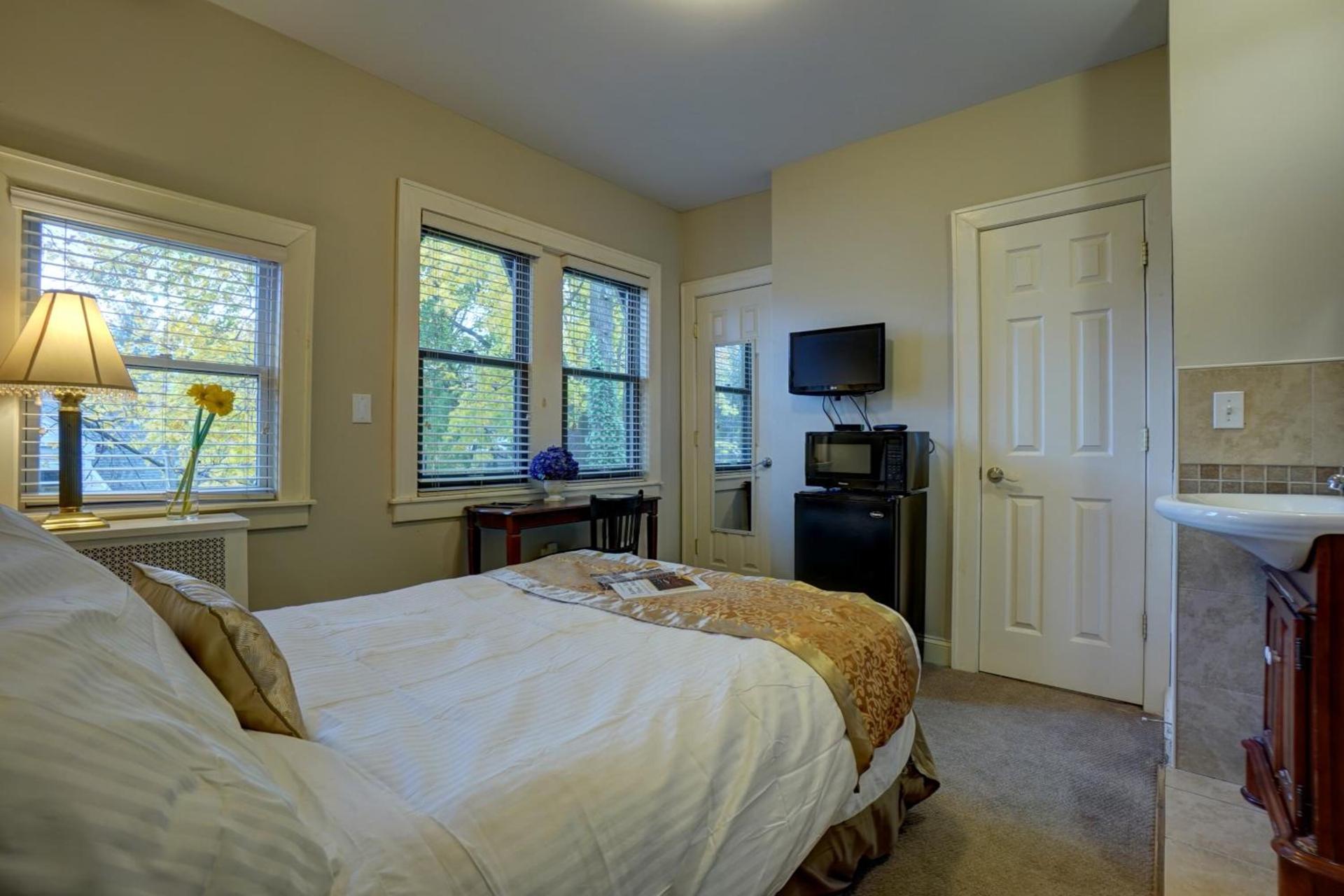 DeBary Inn photo 58