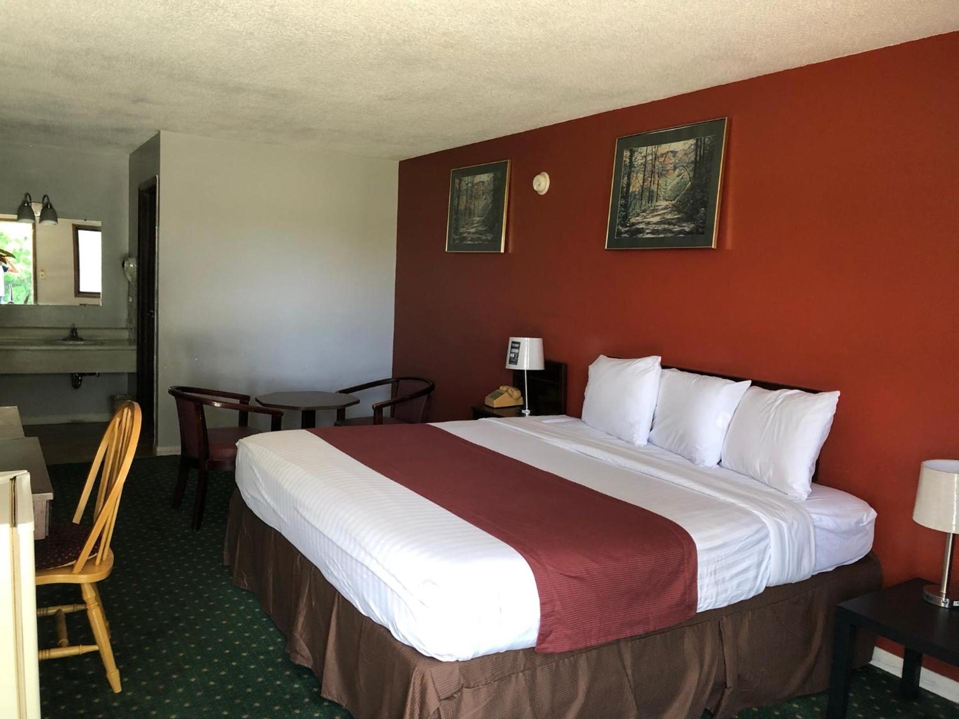 Budget Host Inn photo 35
