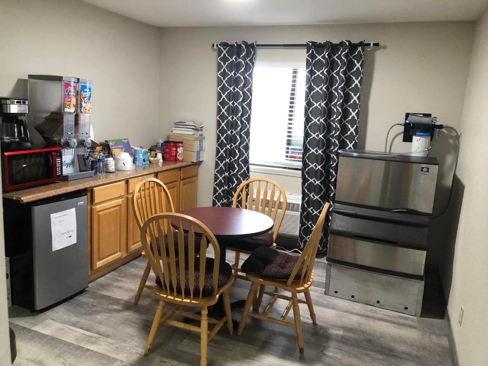 Budget Host Inn photo 31