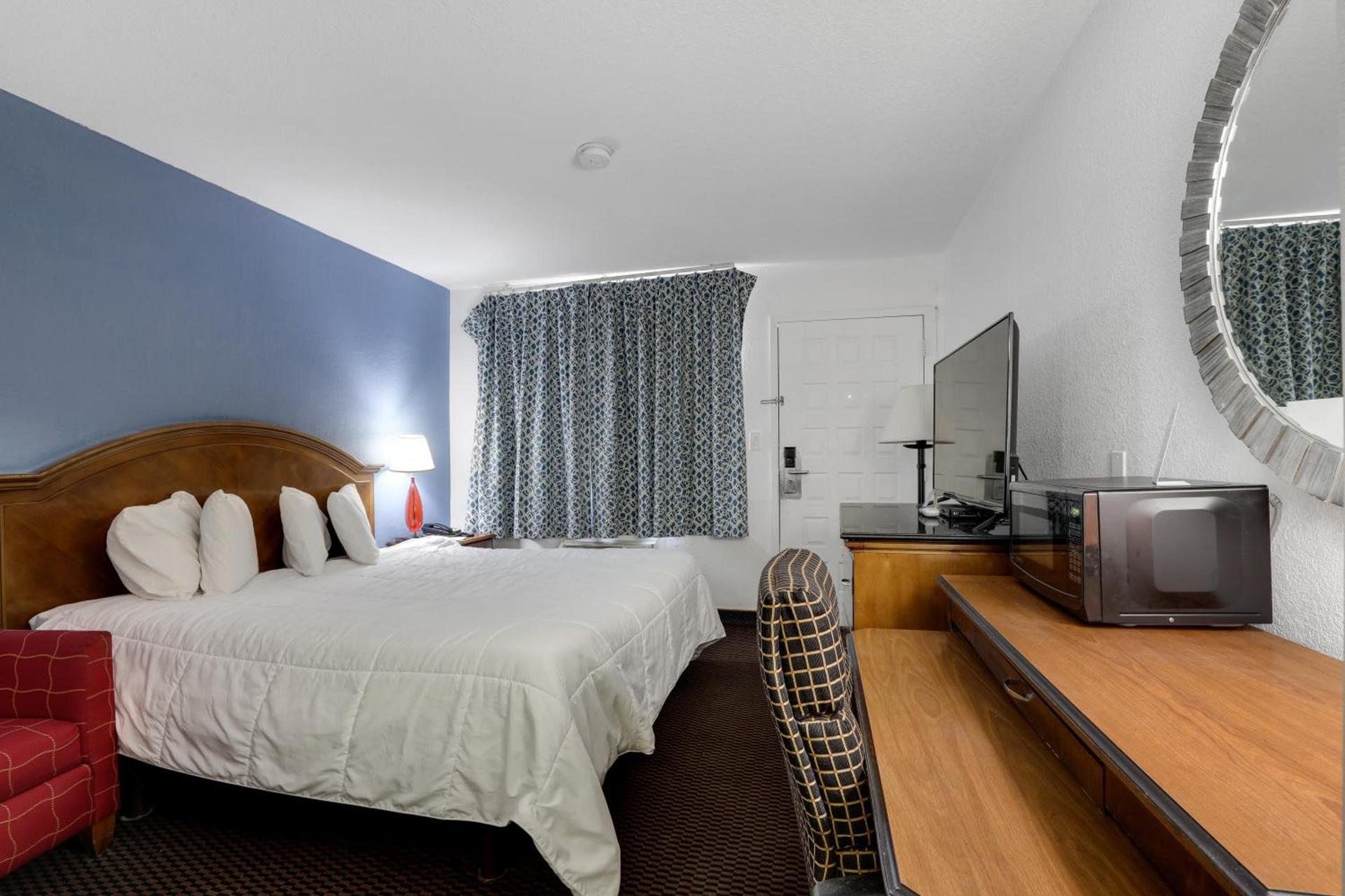 Days Inn & Suites by Wyndham Needles photo 19