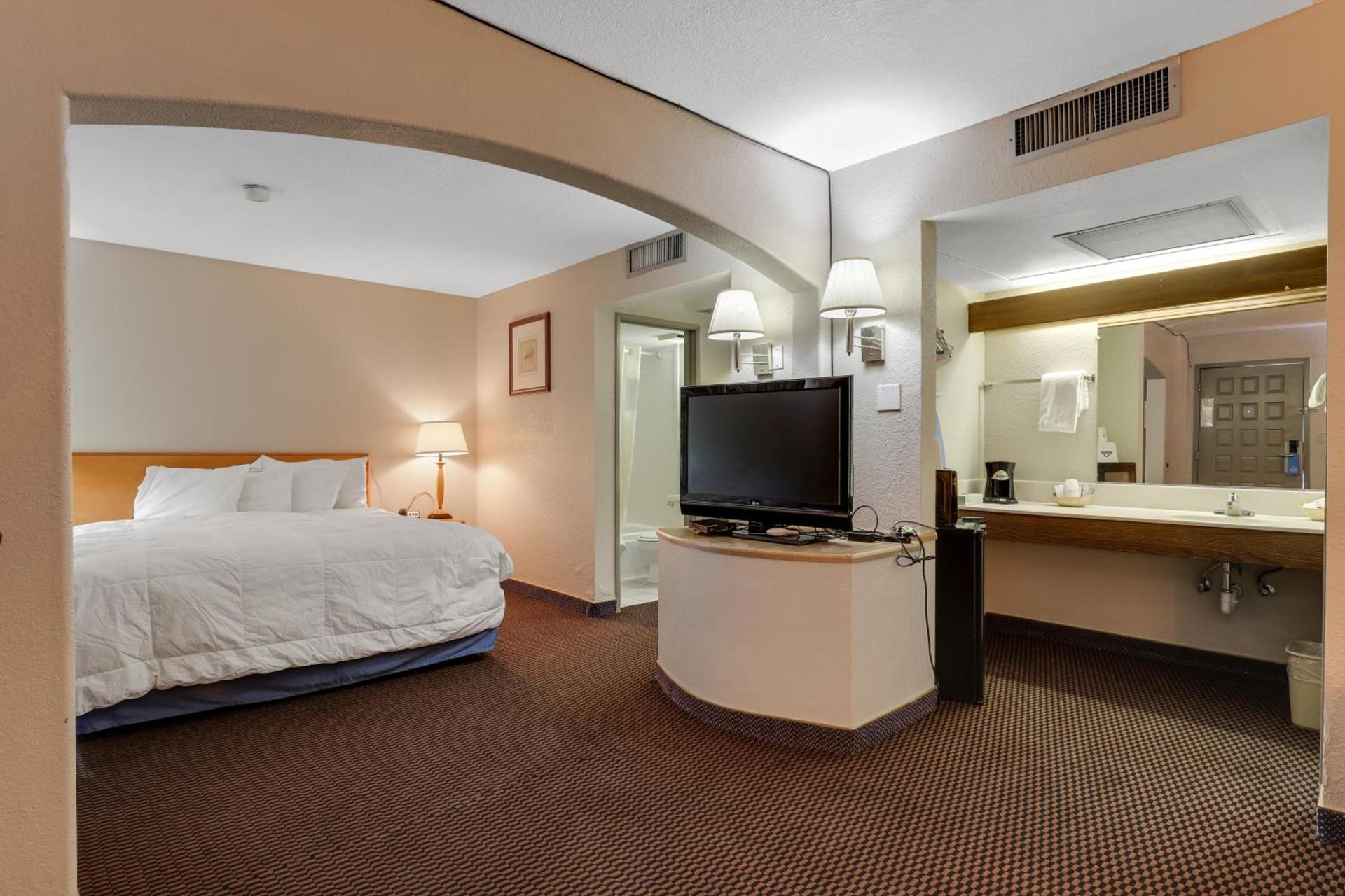 Days Inn & Suites by Wyndham Needles photo 16