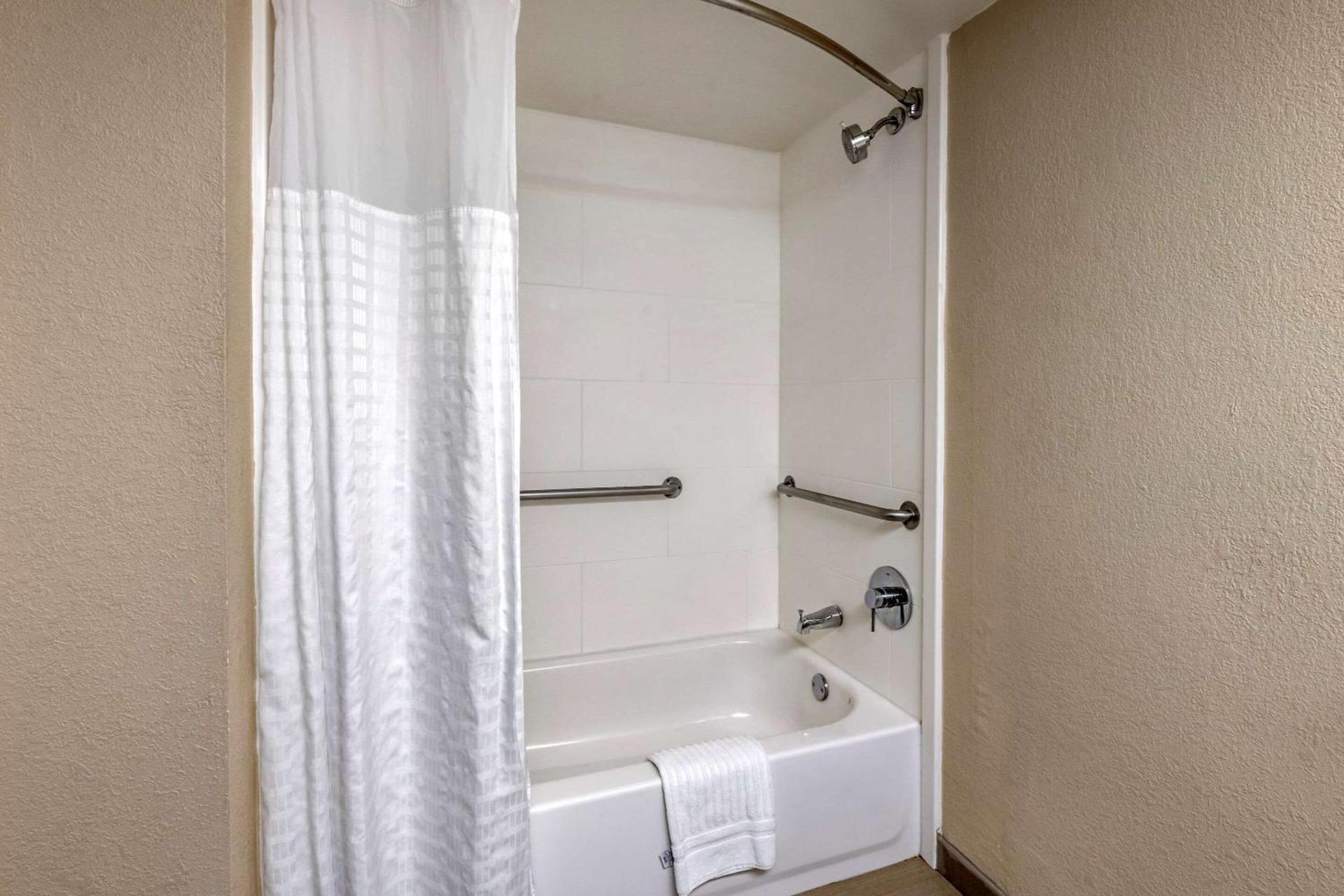 Comfort Suites Baymeadows Near Butler Blvd photo 21