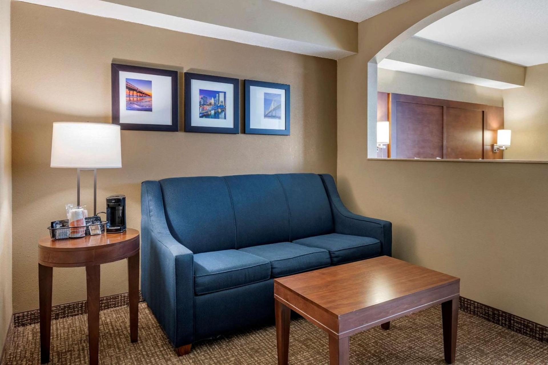 Comfort Suites Baymeadows Near Butler Blvd photo 6