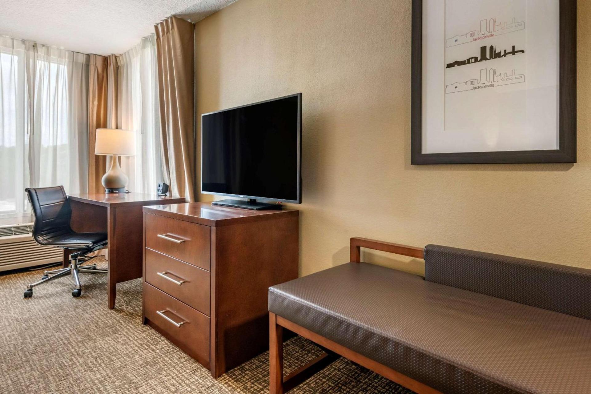 Comfort Suites Baymeadows Near Butler Blvd photo 12