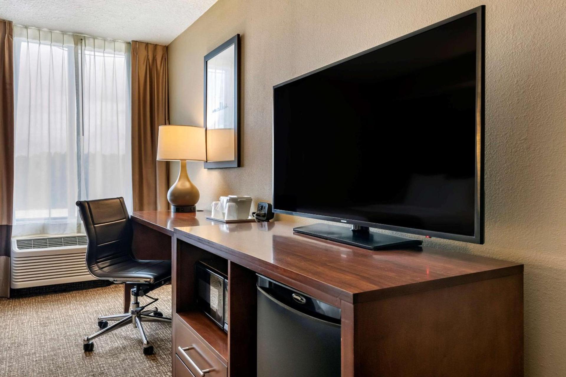 Comfort Suites Baymeadows Near Butler Blvd photo 15