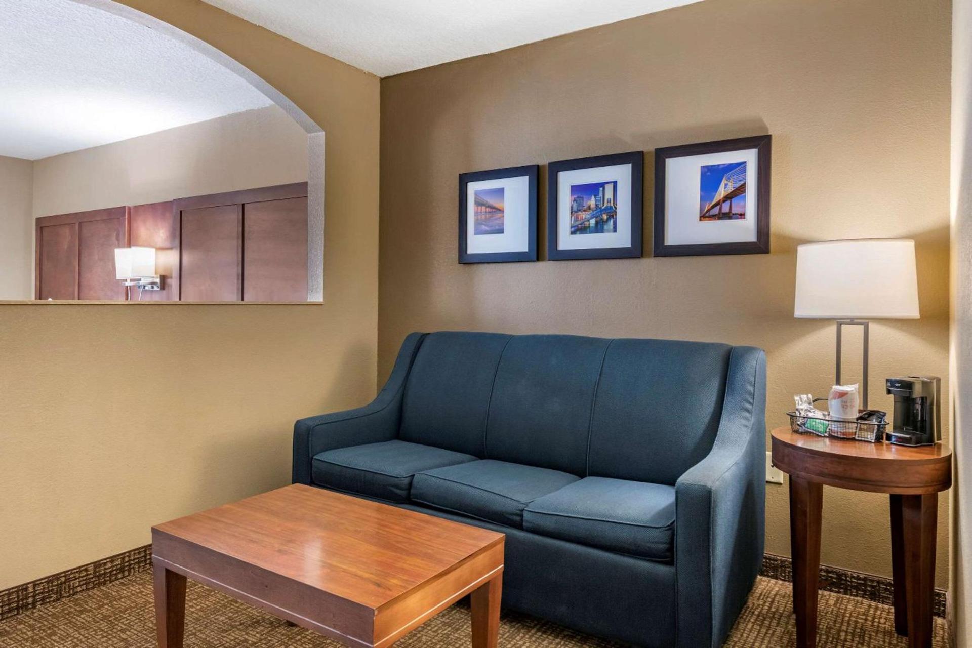 Comfort Suites Baymeadows Near Butler Blvd photo 16