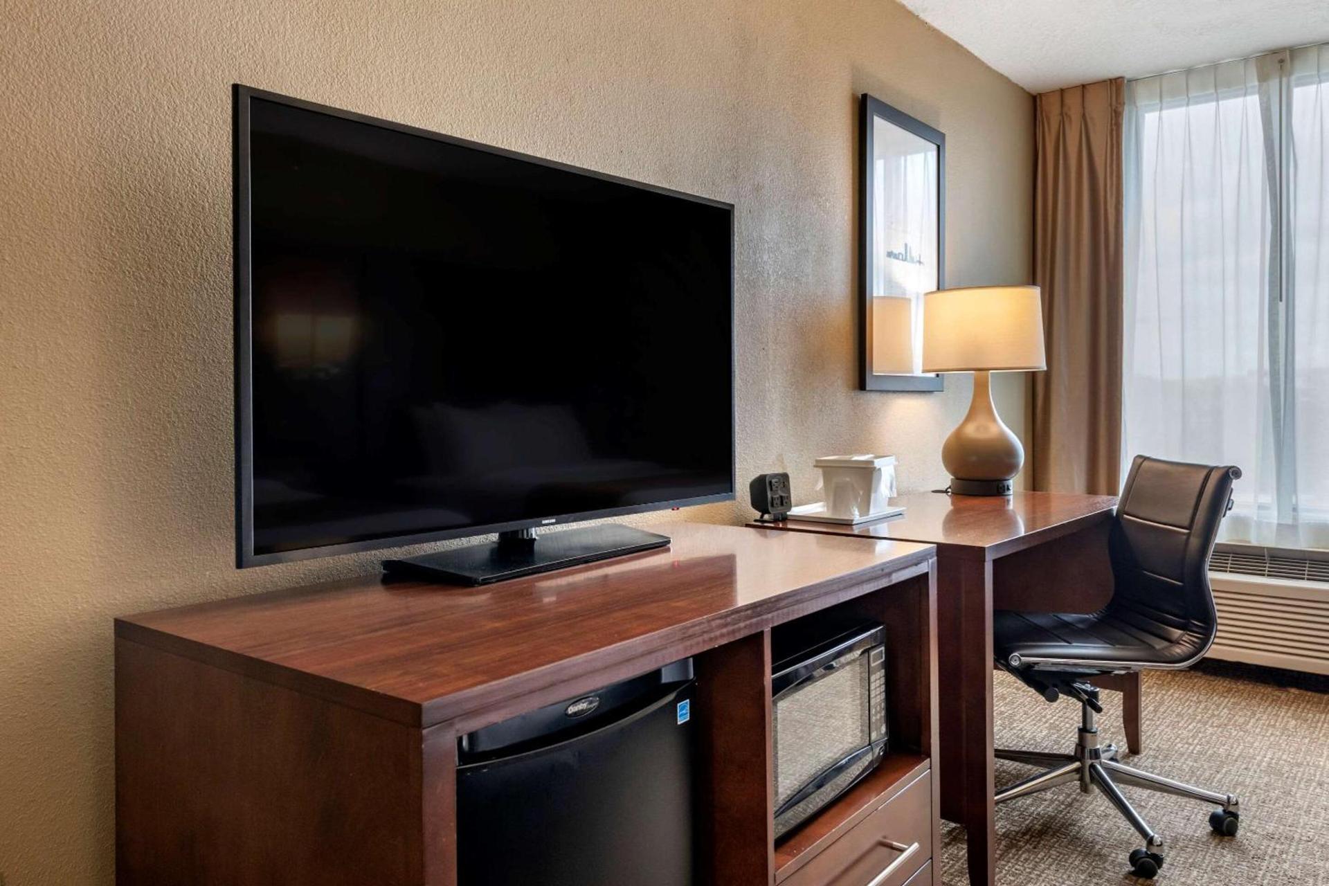 Comfort Suites Baymeadows Near Butler Blvd photo 20