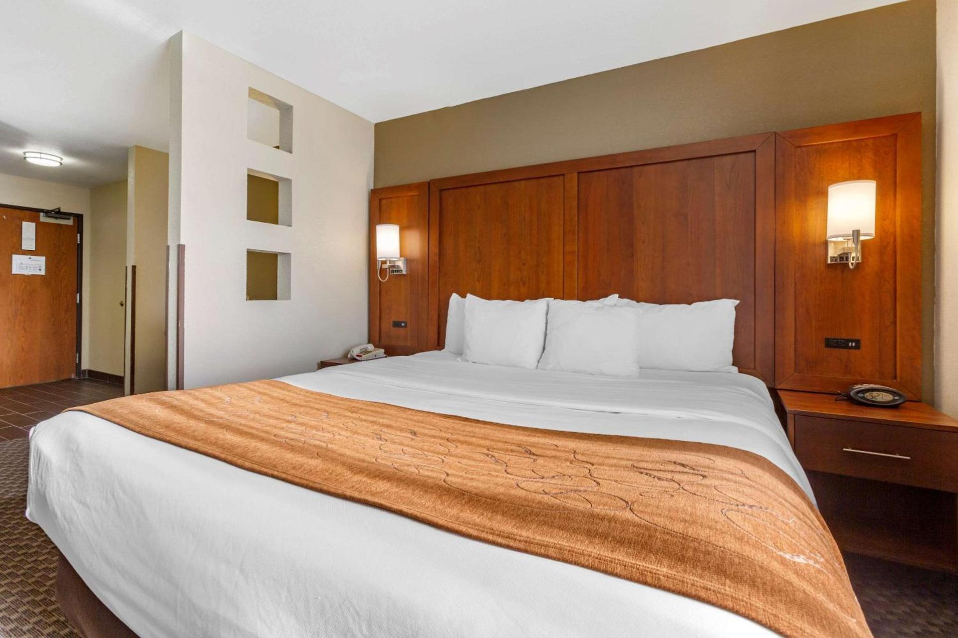 Comfort Suites Hobbs photo 10