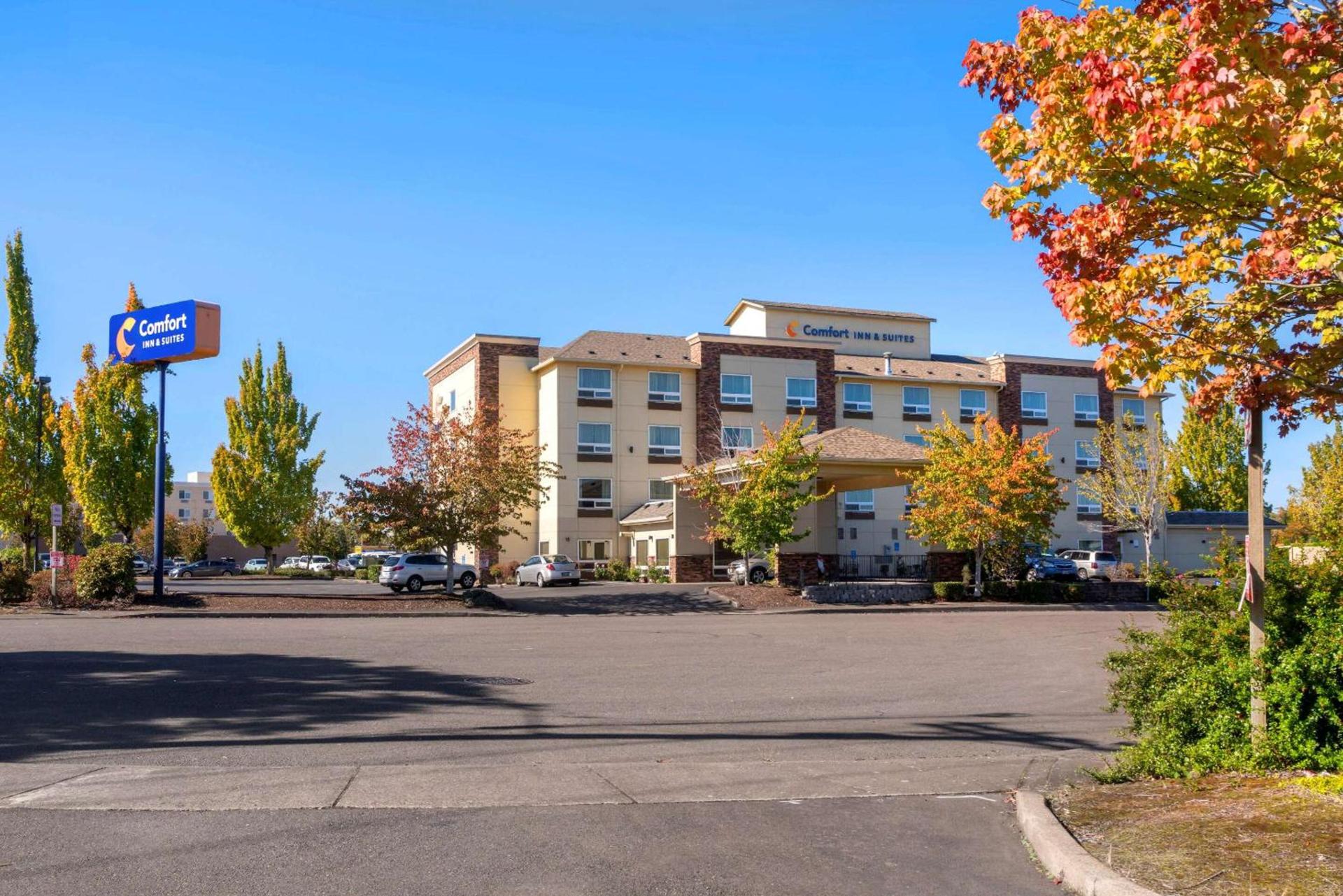 Comfort Inn & Suites Salem Northeast — hotel in Salem