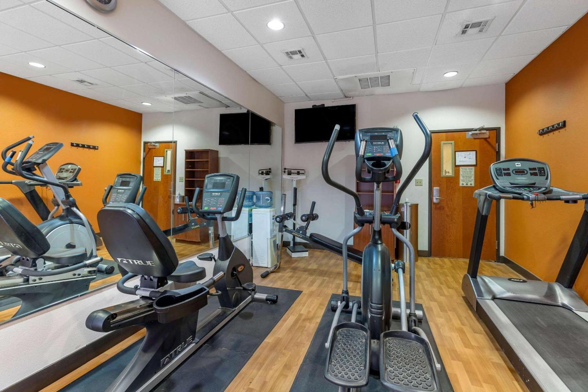 Comfort Suites Hobbs photo 22