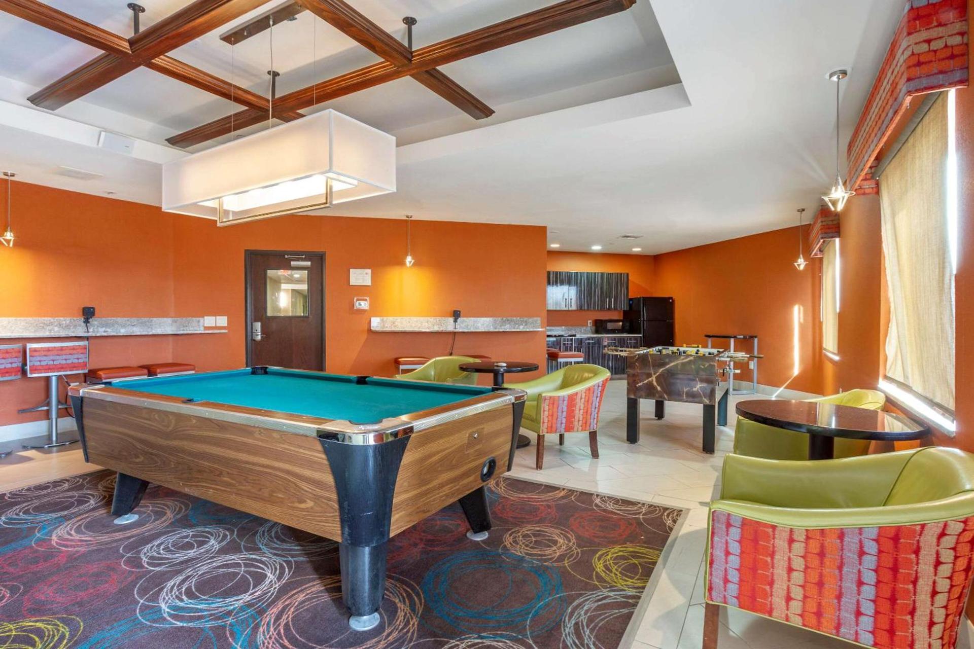 Comfort Suites Hobbs photo 33