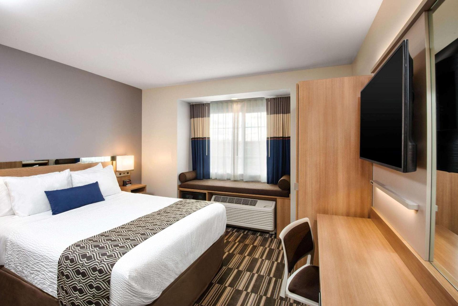 Microtel Inn & Suites by Wyndham Farmington photo 15
