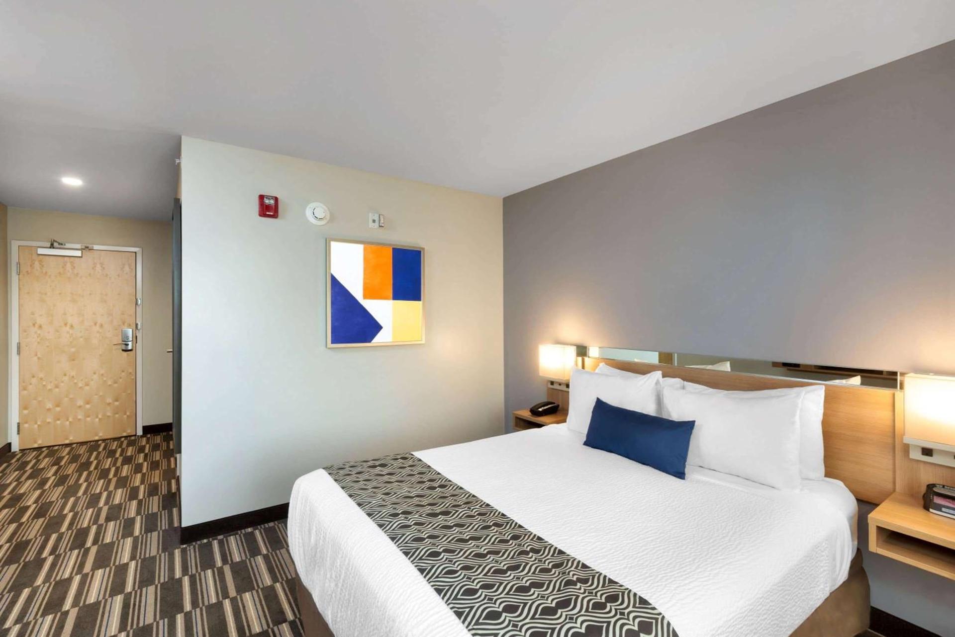 Microtel Inn & Suites by Wyndham Farmington photo 23