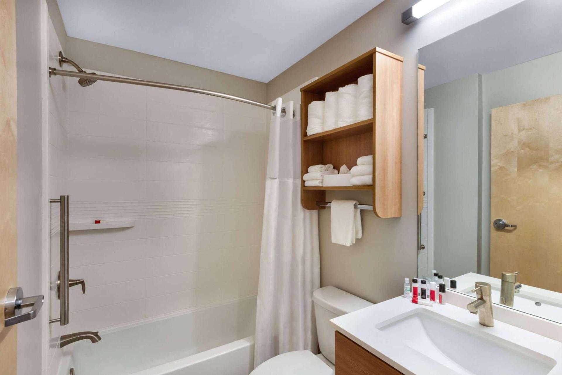 Microtel Inn & Suites by Wyndham Farmington photo 36