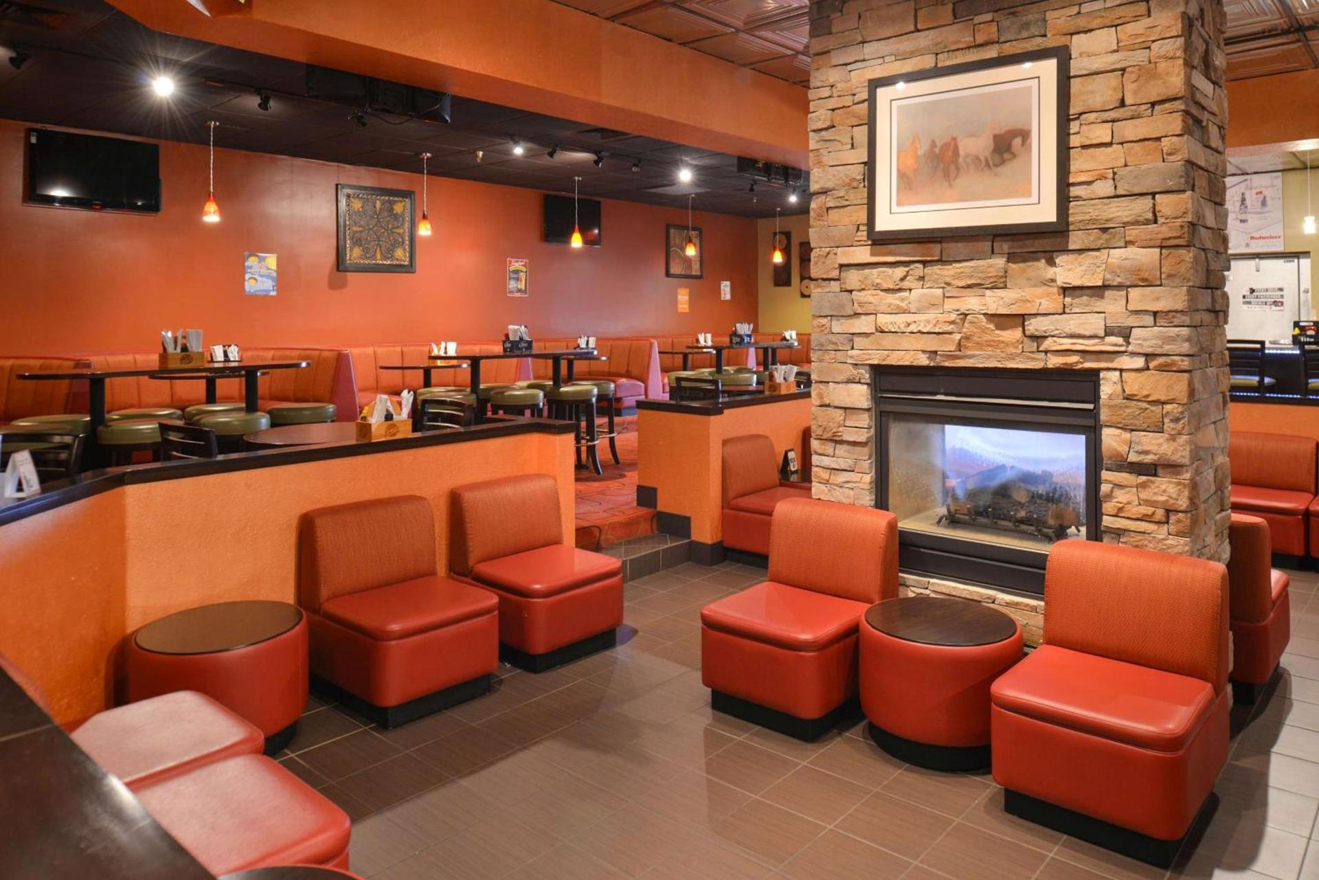 Ramada Plaza by Wyndham Sheridan Hotel & Convention Center photo 62