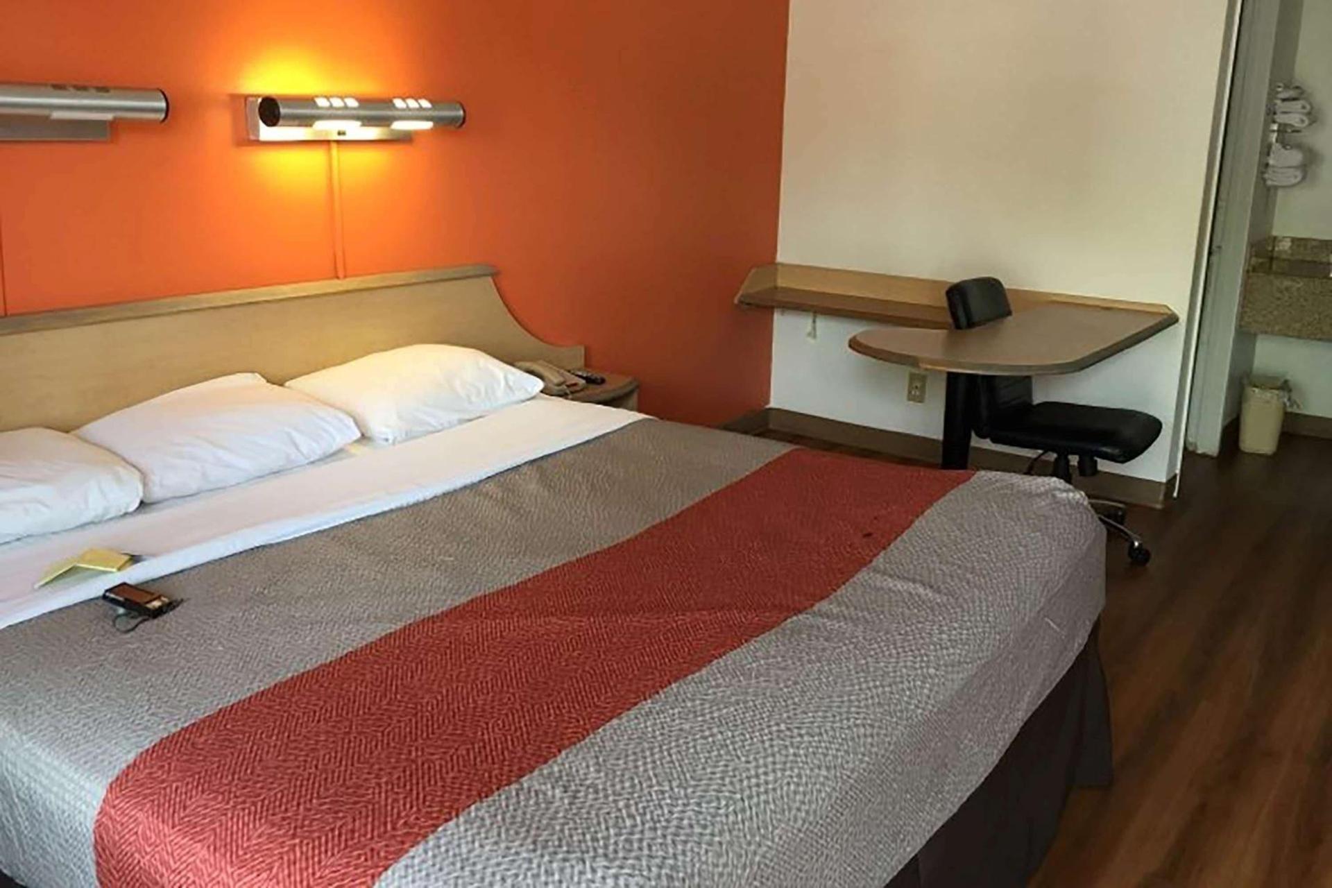 Travelodge by Wyndham San Antonio Lackland AFB North photo 22