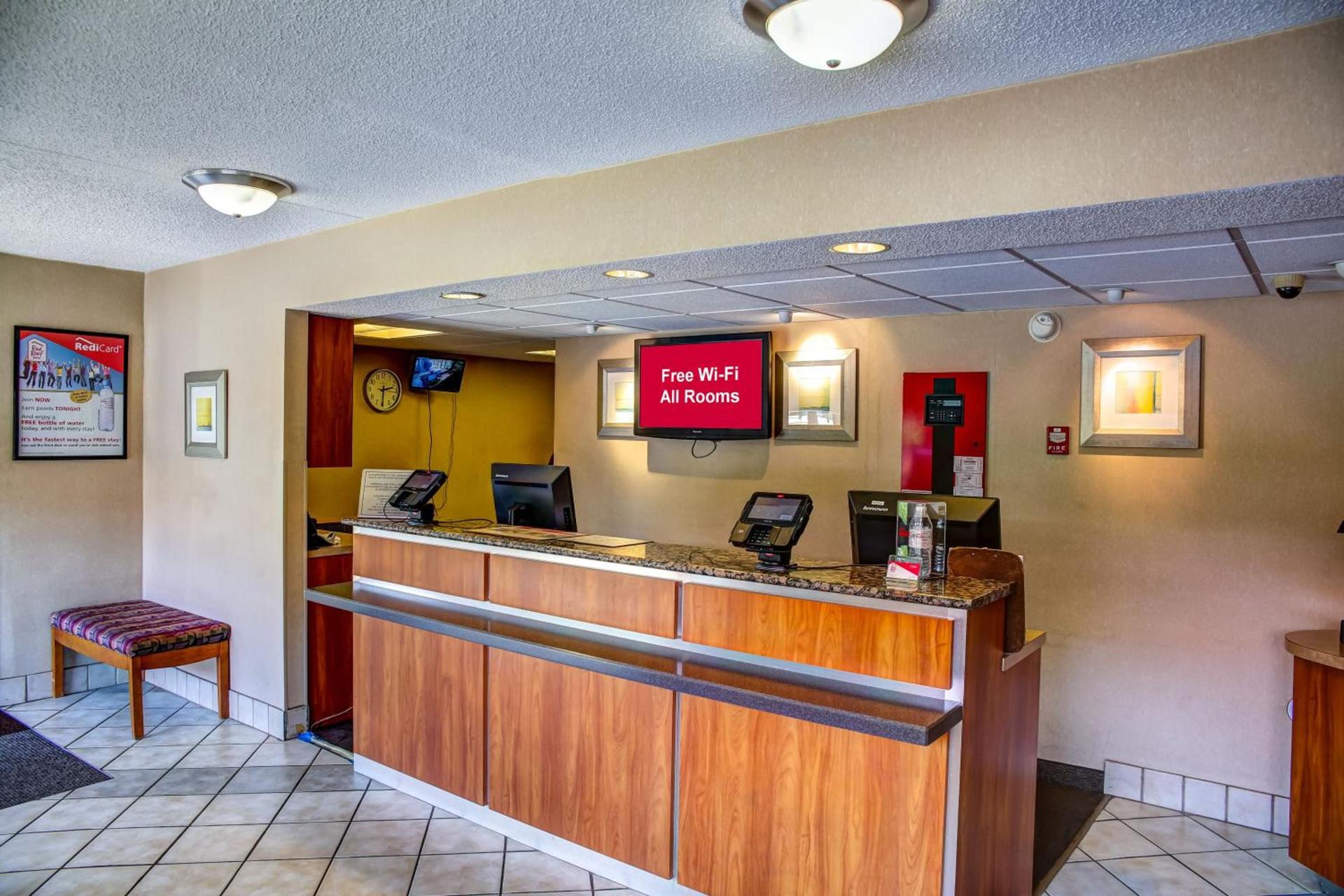 Red Roof Inn Pensacola - I-10 at Davis Highway photo 8