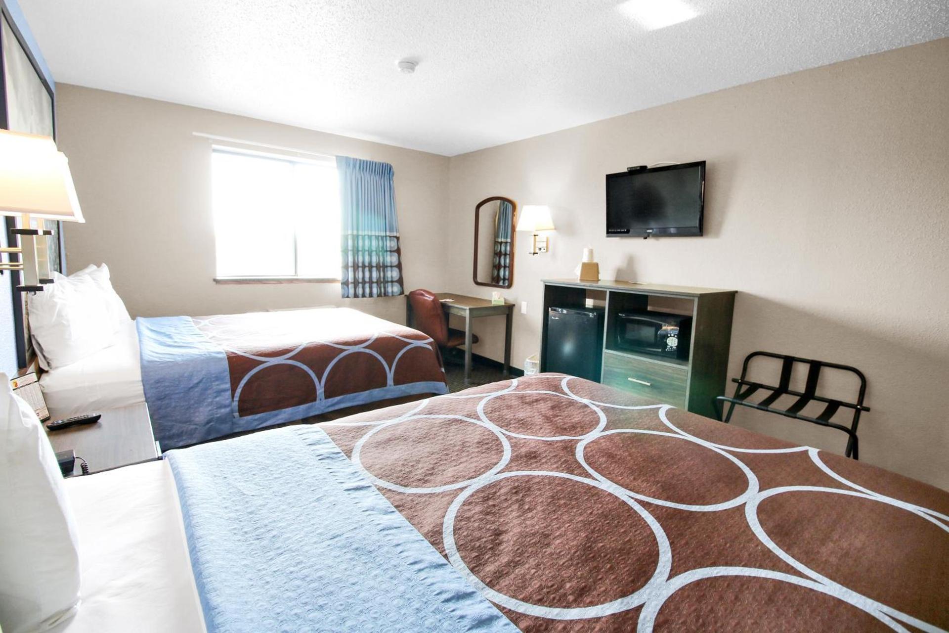 Super 8 by Wyndham Kenosha/Pleasant Prairie photo 32