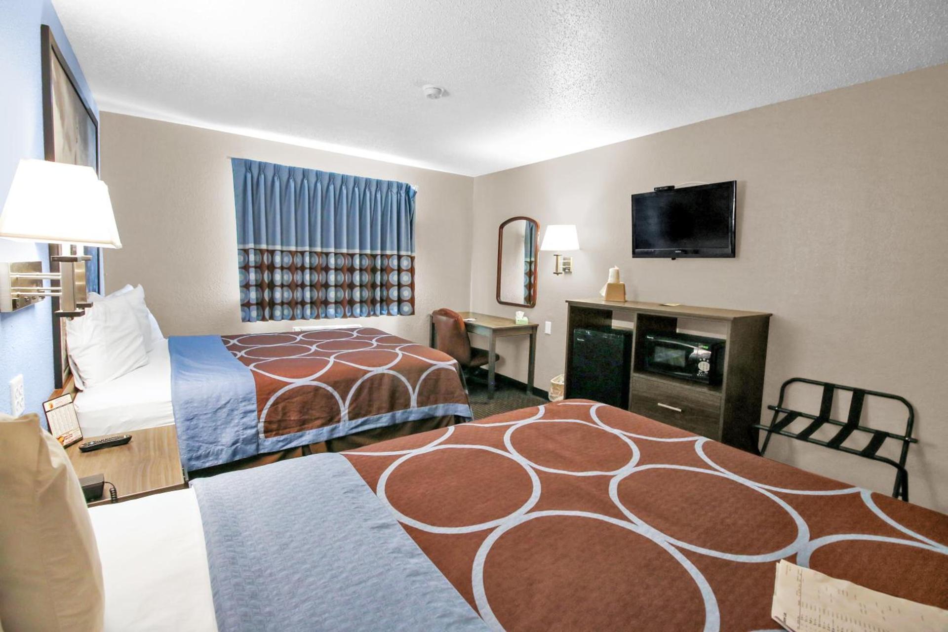 Super 8 by Wyndham Kenosha/Pleasant Prairie photo 36