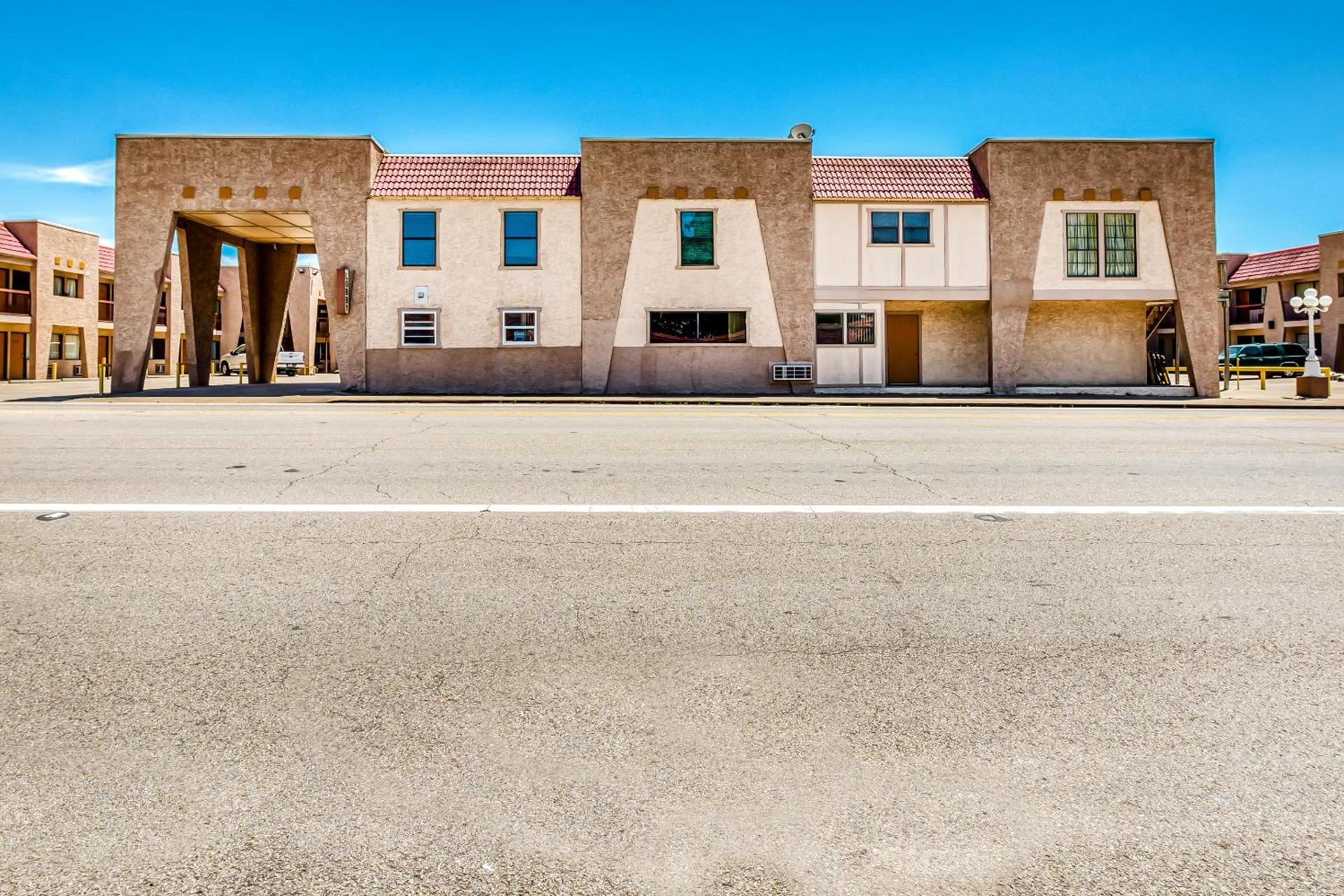 OYO Hotel Groesbeck photo 12