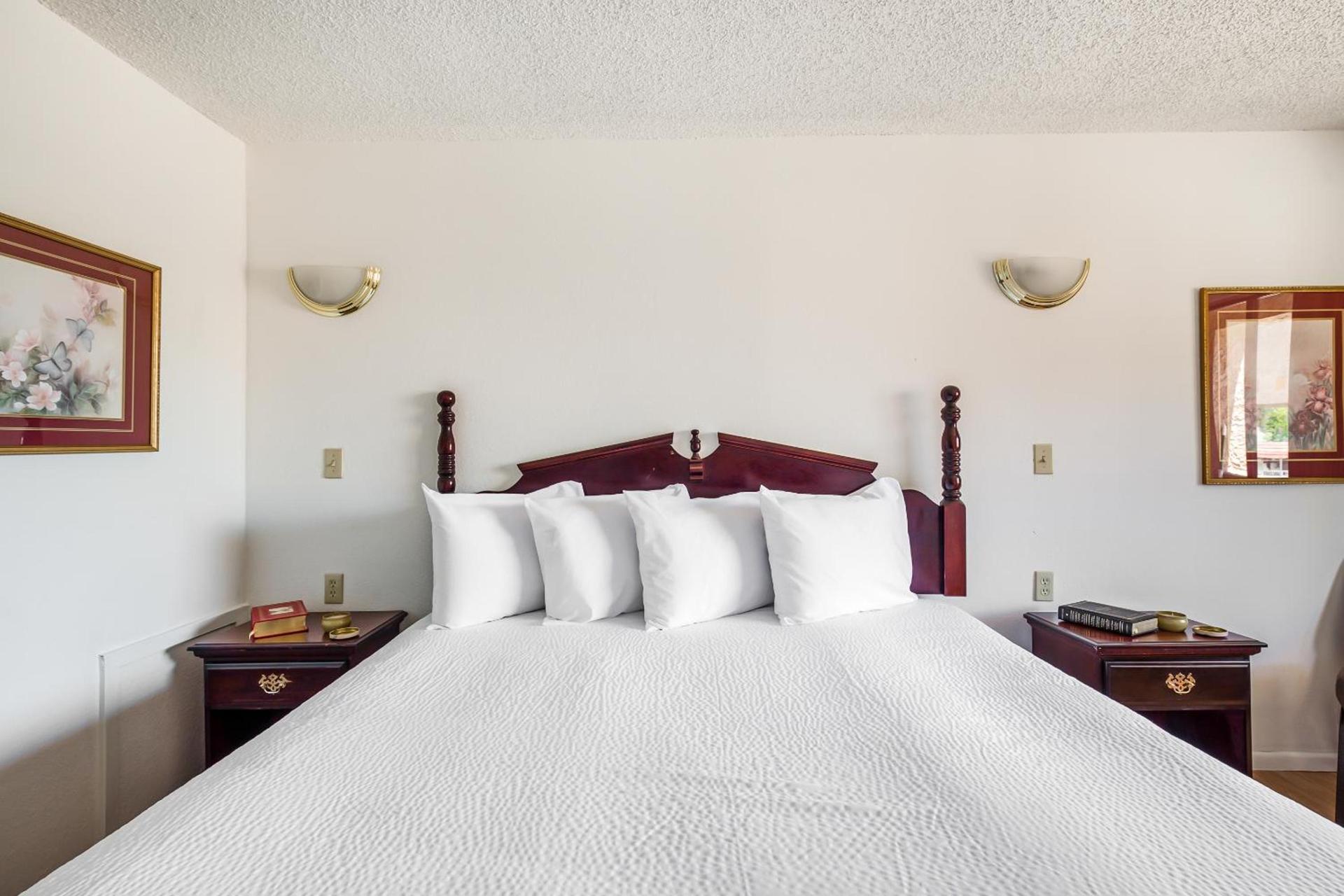 OYO Hotel Groesbeck photo 19