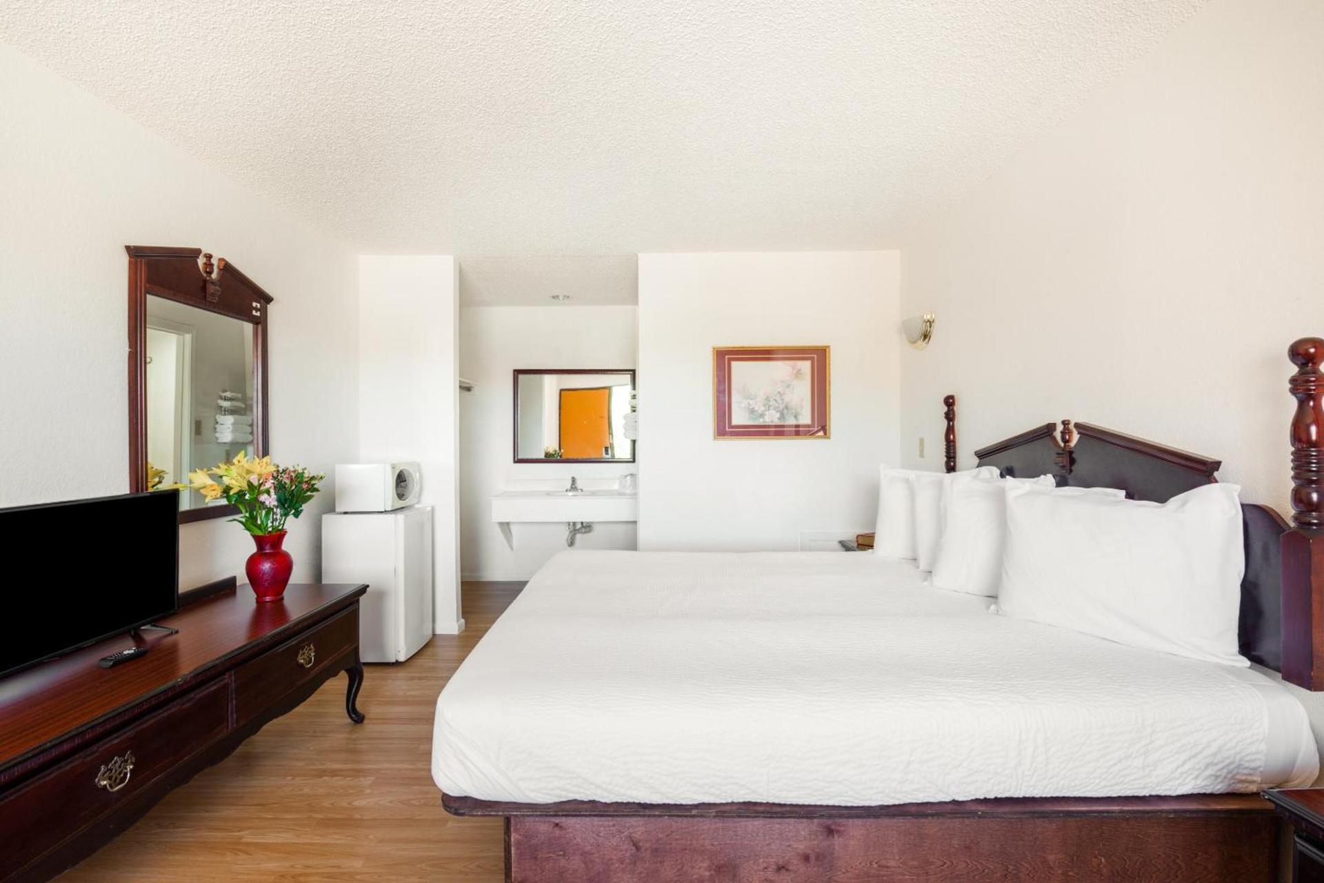 OYO Hotel Groesbeck photo 26