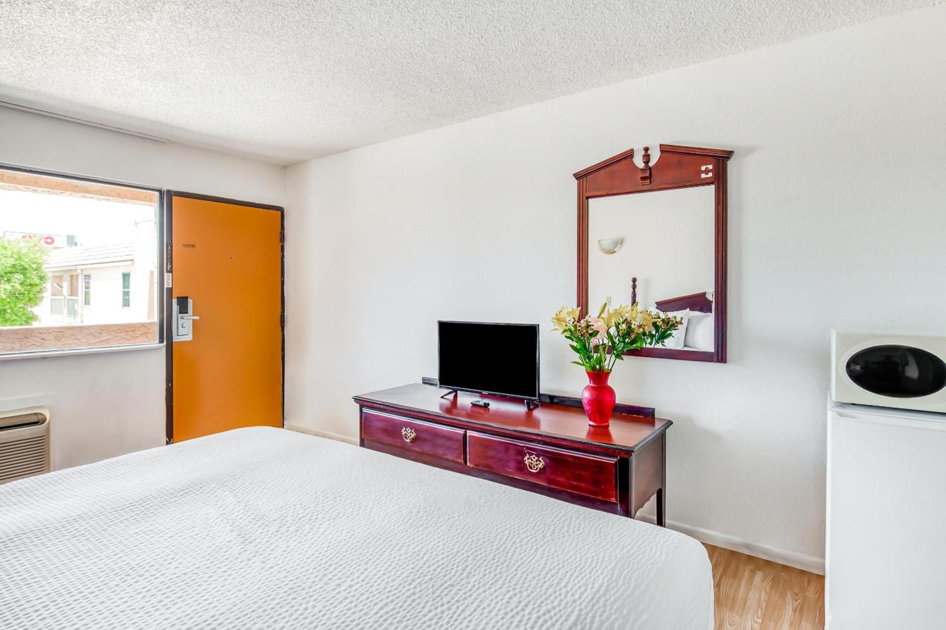 OYO Hotel Groesbeck photo 2