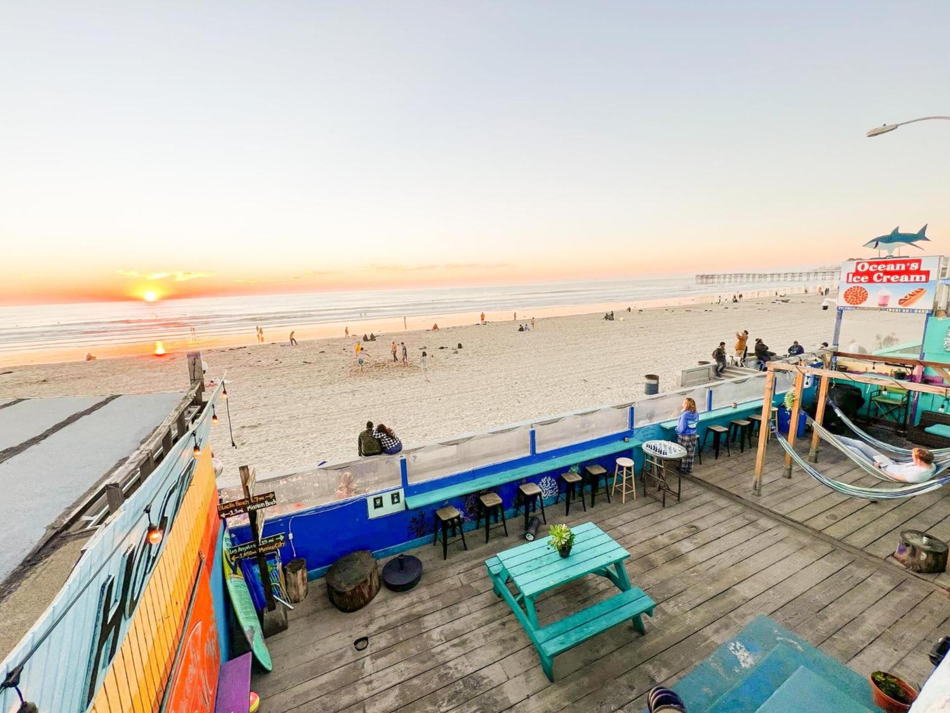 ITH San Diego Beach Bungalow Surf Hostel photo 6