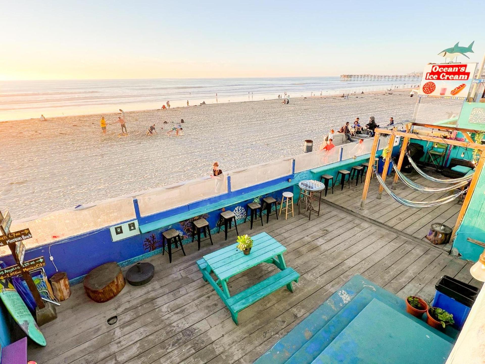 ITH San Diego Beach Bungalow Surf Hostel photo 79