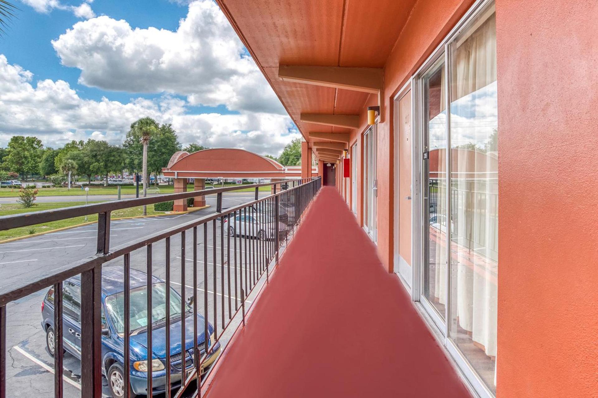 OYO Hotel Mustang Silver Spring FL photo 17