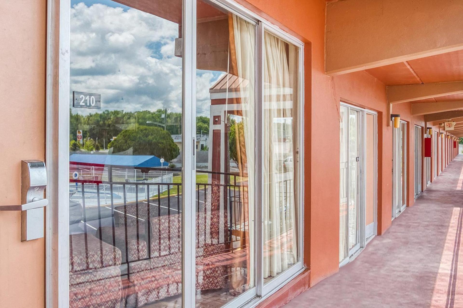 OYO Hotel Mustang Silver Spring FL photo 20