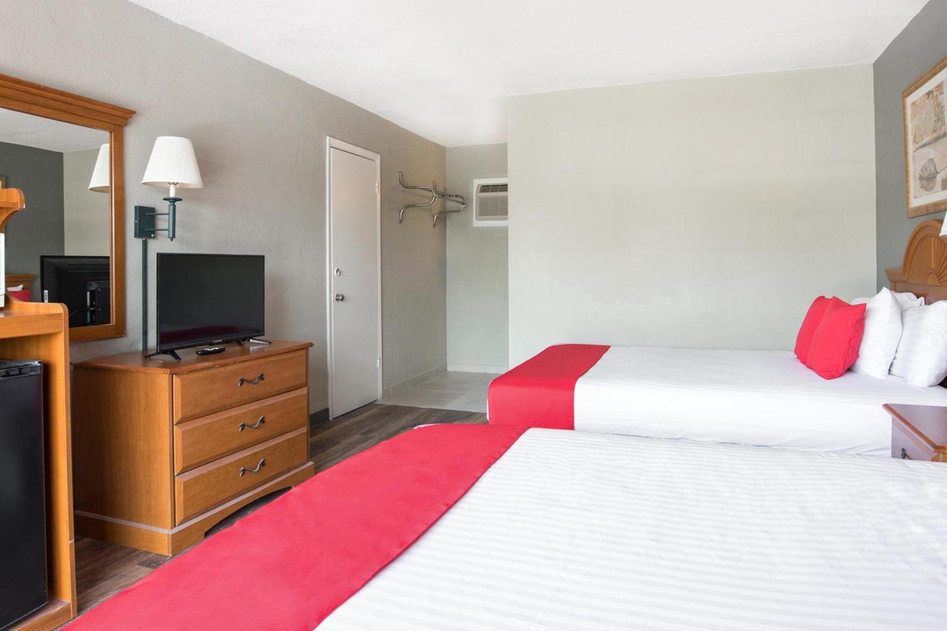 OYO Hotel Mustang Silver Spring FL photo 29