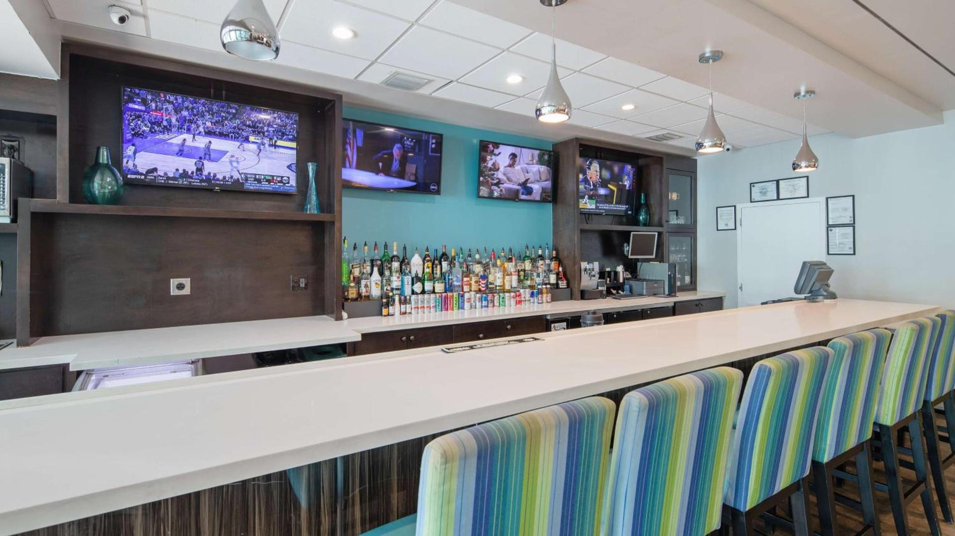 Best Western Plus Oceanside Inn photo 11