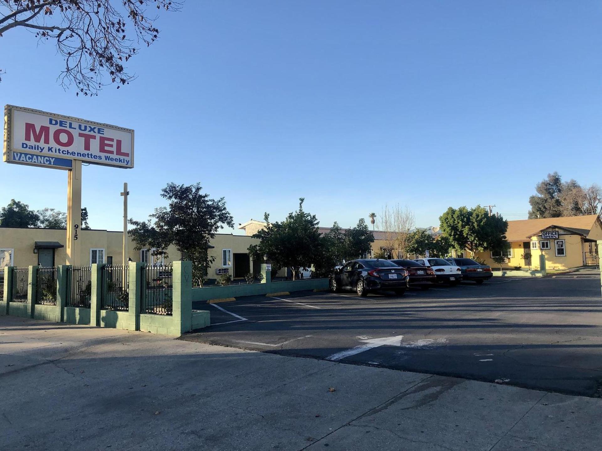 Deluxe Inn — hotel in Pomona