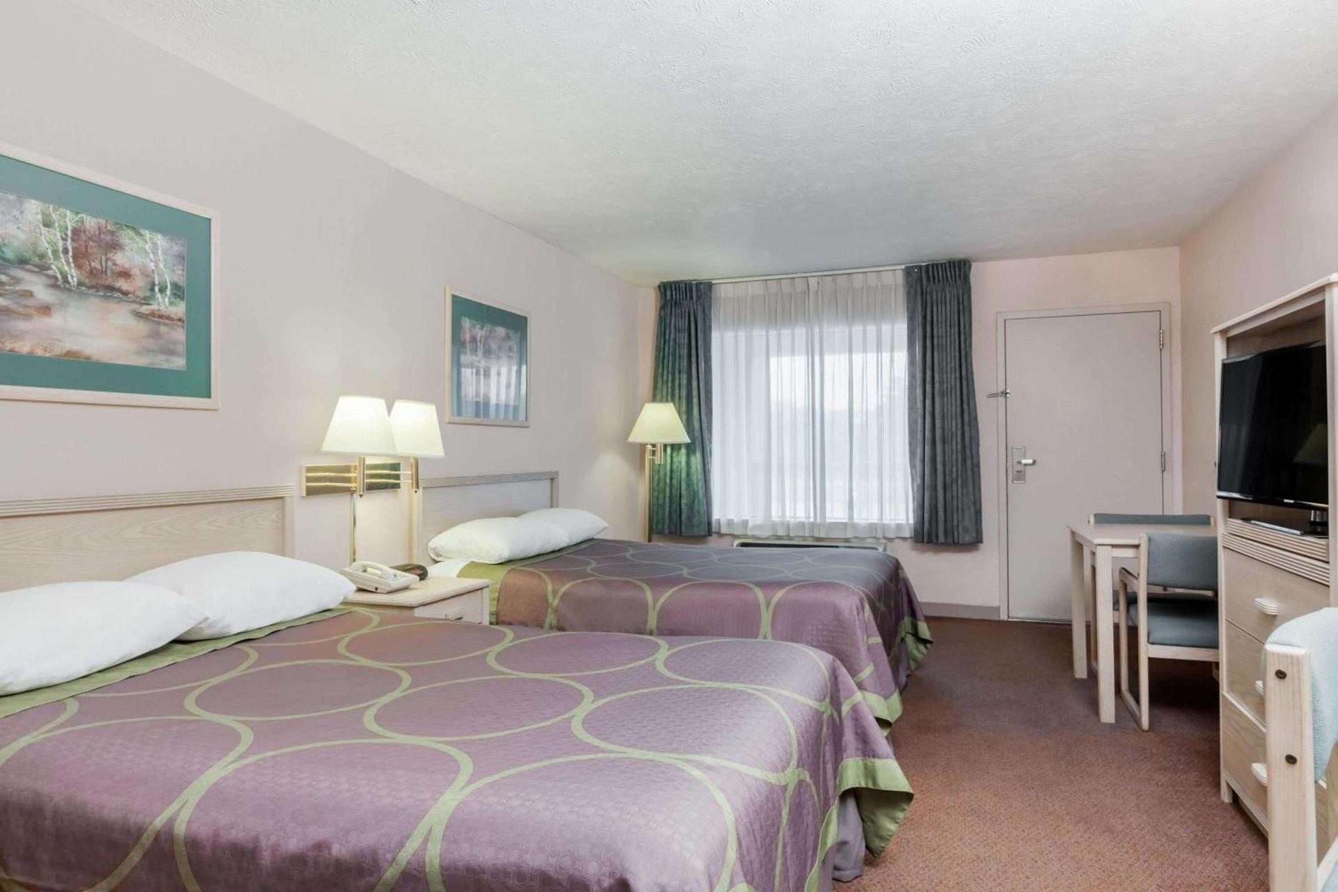 Super 8 by Wyndham Jasper TX photo 9