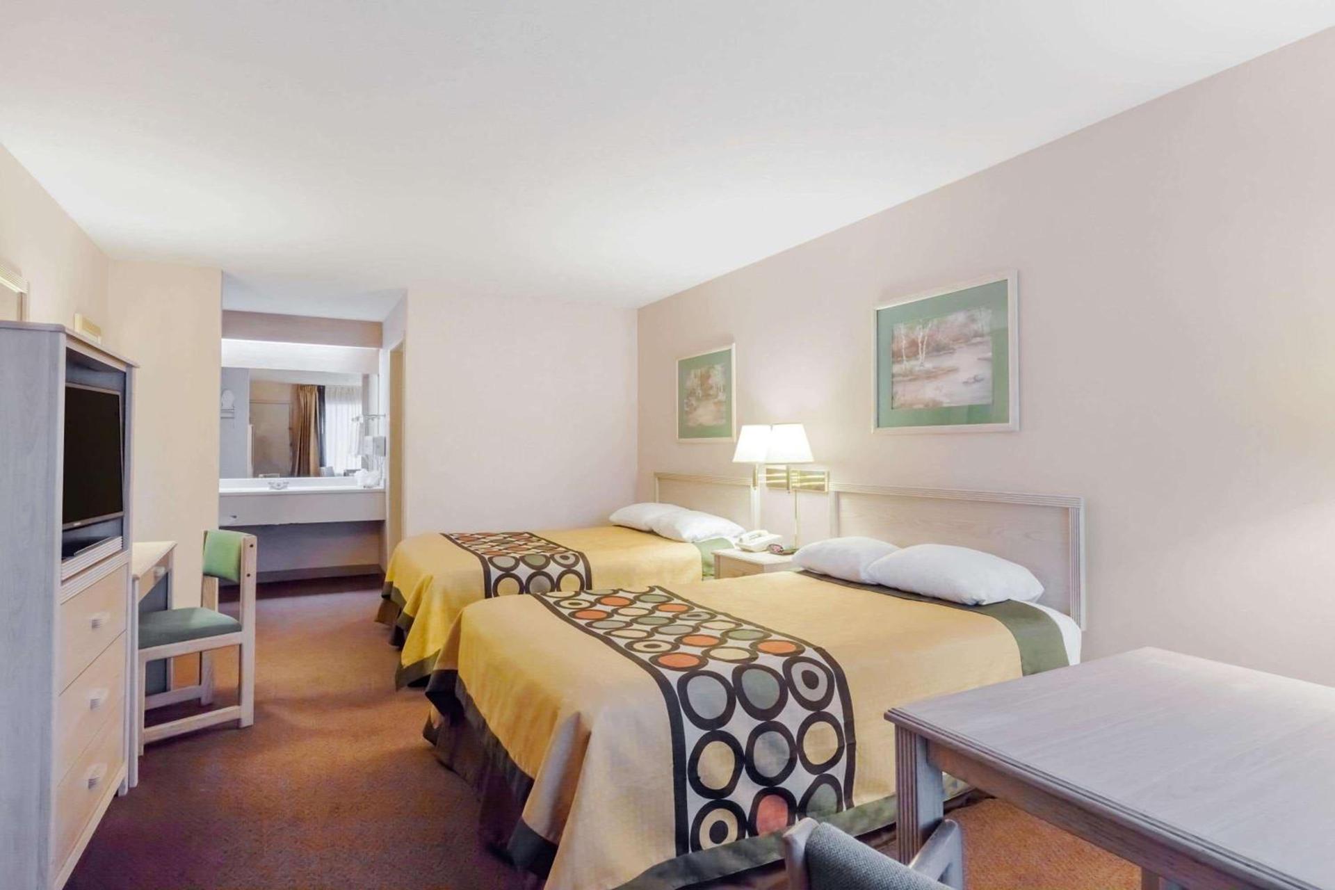 Super 8 by Wyndham Jasper TX photo 14