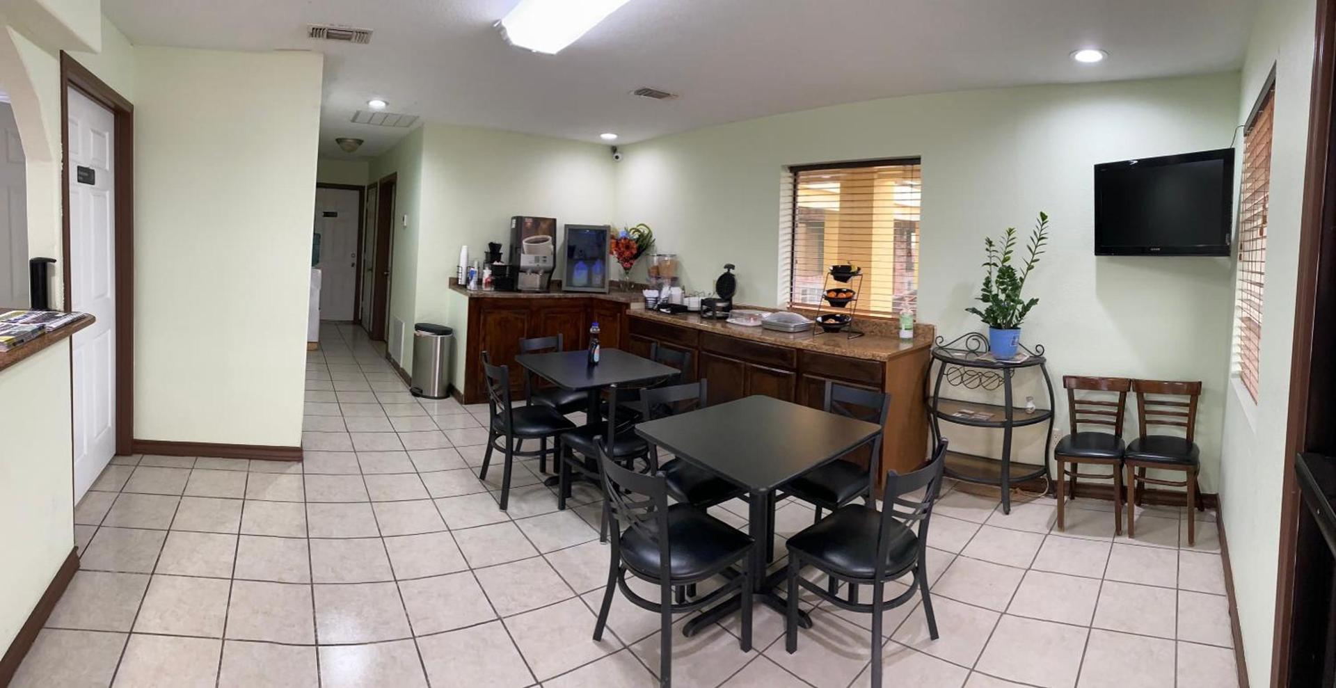 Country Hill Inn & Suite Eagle Pass photo 9