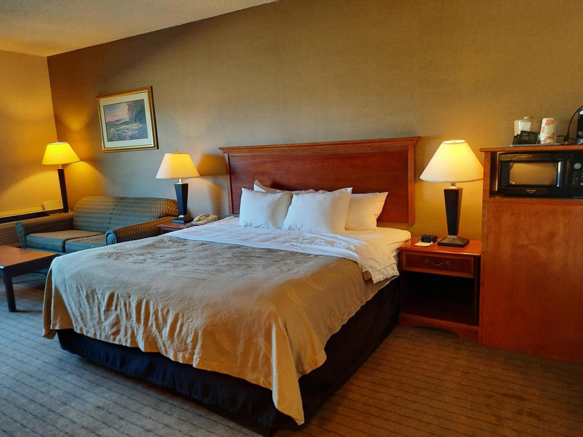 Quality Inn & Suites Grants - I-40 photo 5